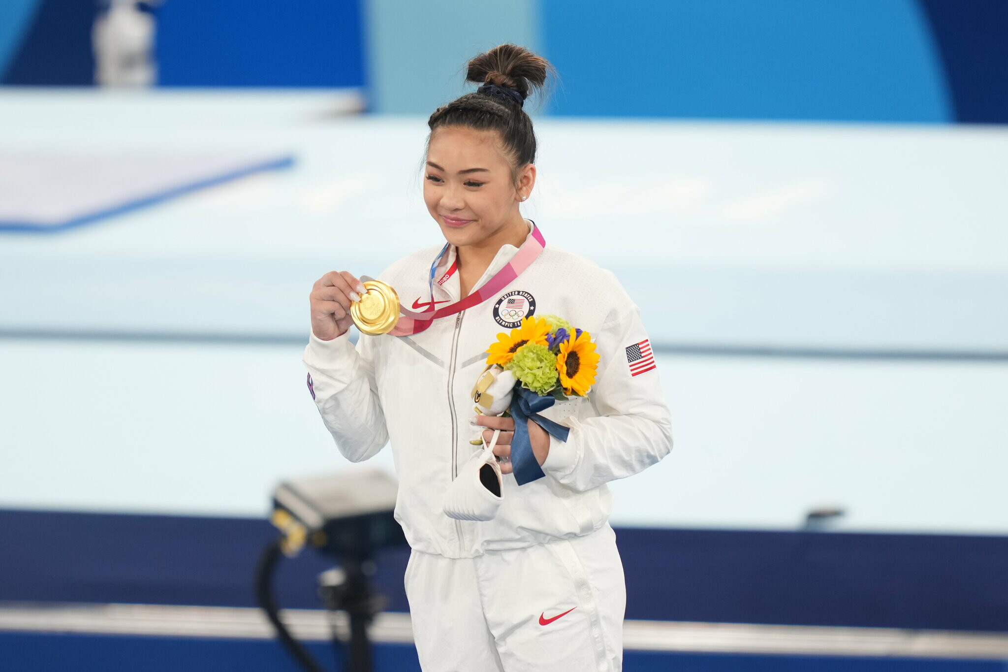 Sunisa Lee, Olympic gold medalist, All-around victory, Timeless achievement, 2050x1370 HD Desktop