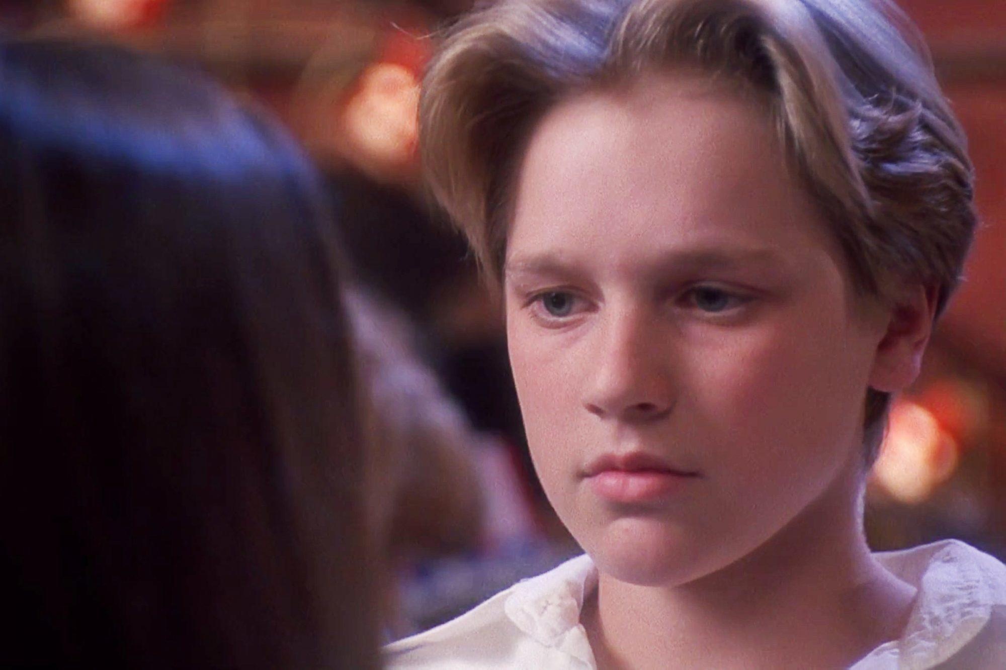 Casper, Devon Sawa's secret, Hidden Easter eggs, Movie trivia, 2000x1340 HD Desktop