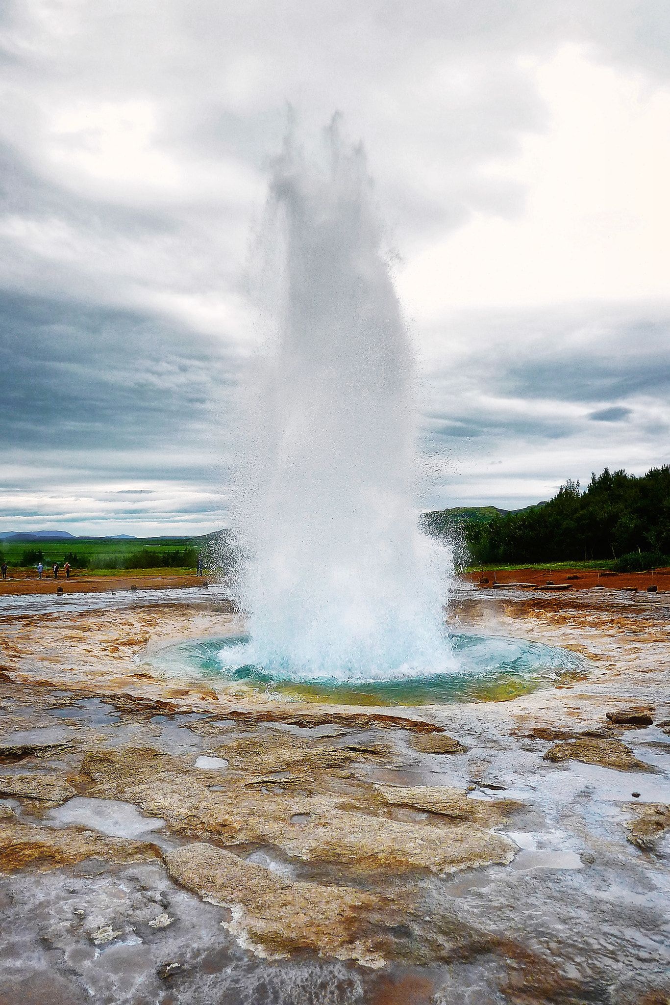 Free geyser images, Geysir download, 1370x2050 HD Phone