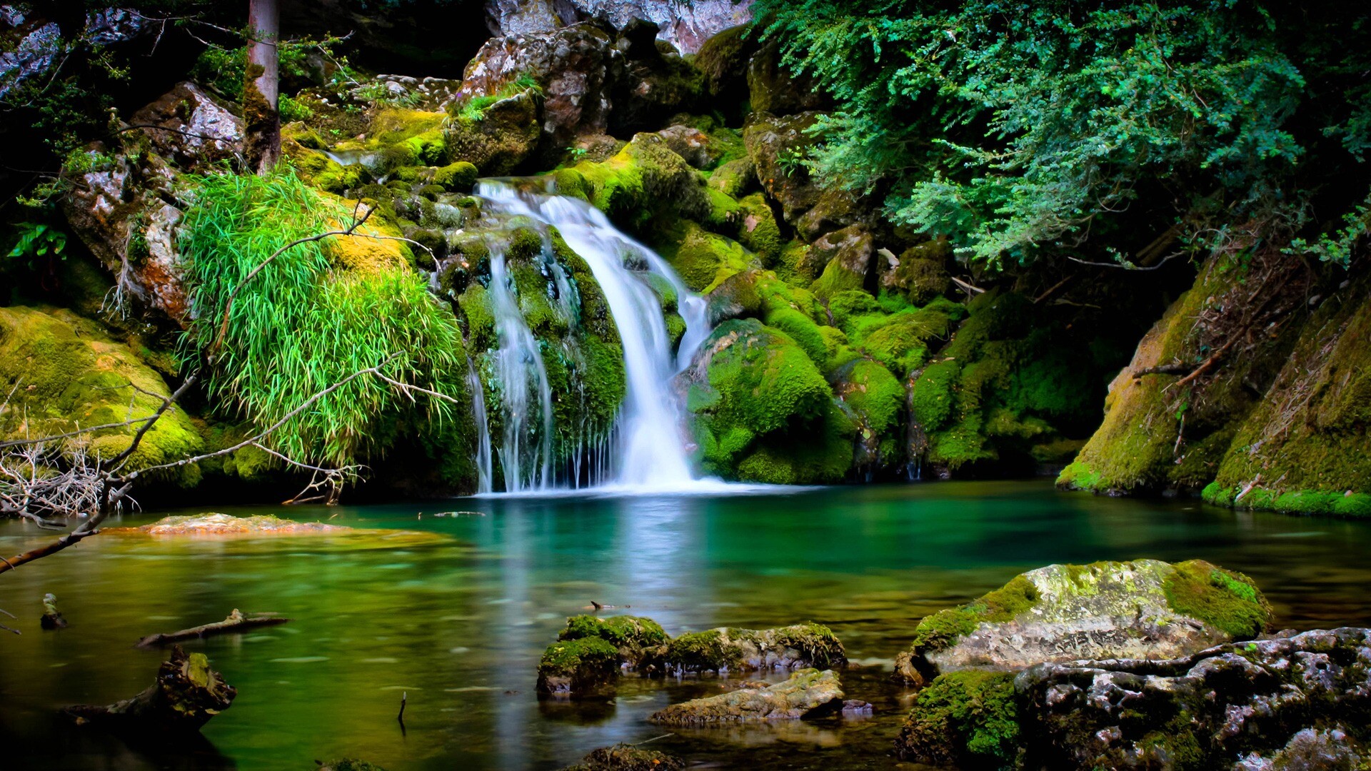 Serene nature scene, Waterfall oasis, High definition beauty, Tranquil desktop, 1920x1080 Full HD Desktop