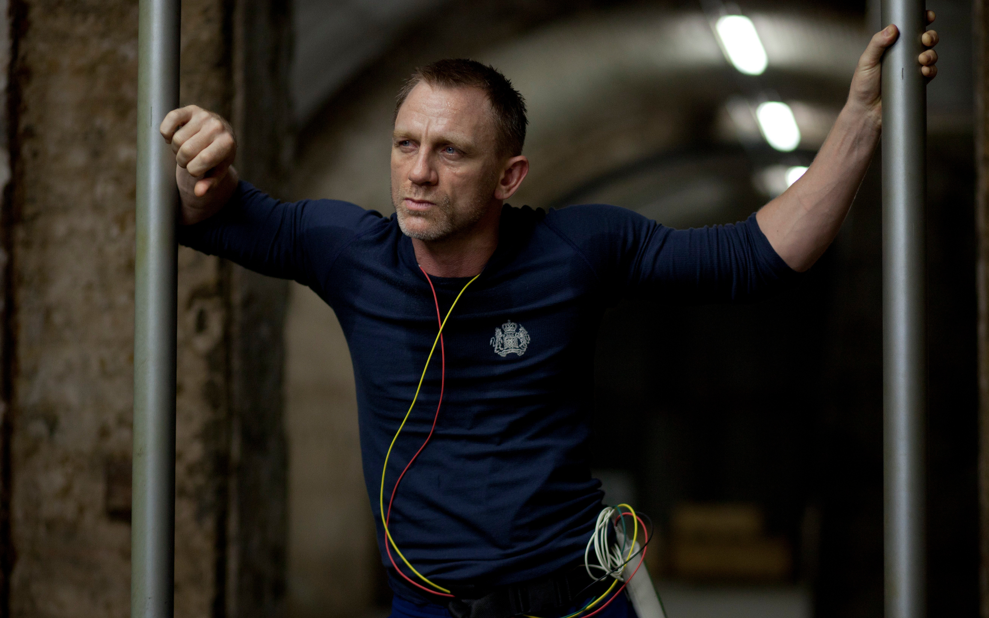 Knives Out, Daniel Craig Wallpaper, 3200x2000 HD Desktop