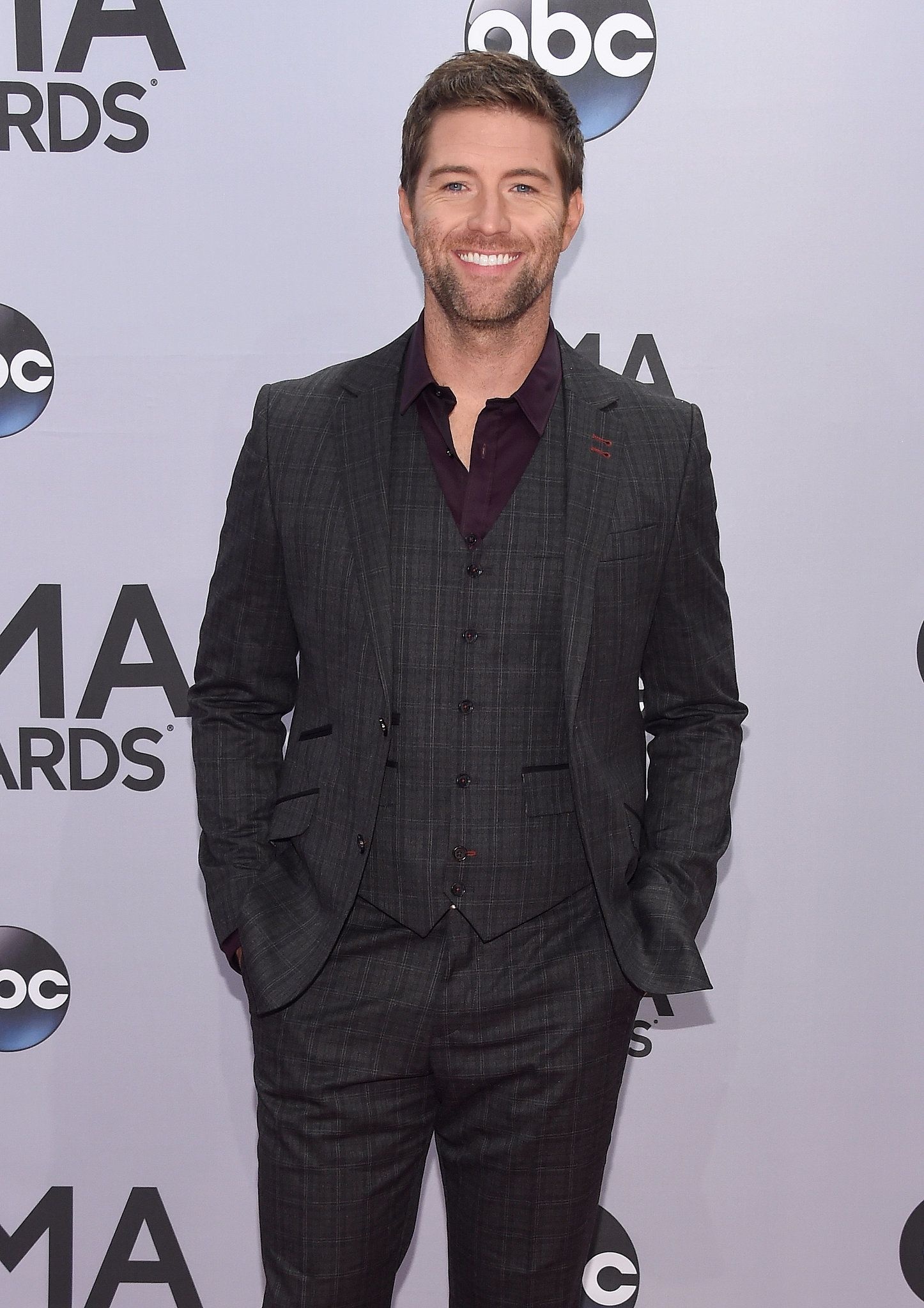 Josh Turner, Josh and Jennifer, Cute celebrities, 1450x2050 HD Phone