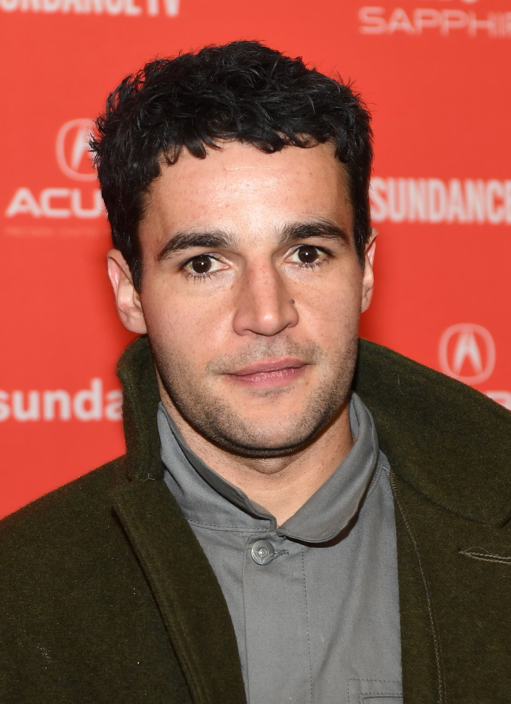 Christopher Abbott, Piercing film, Trailer kritik, 1670x2300 HD Phone