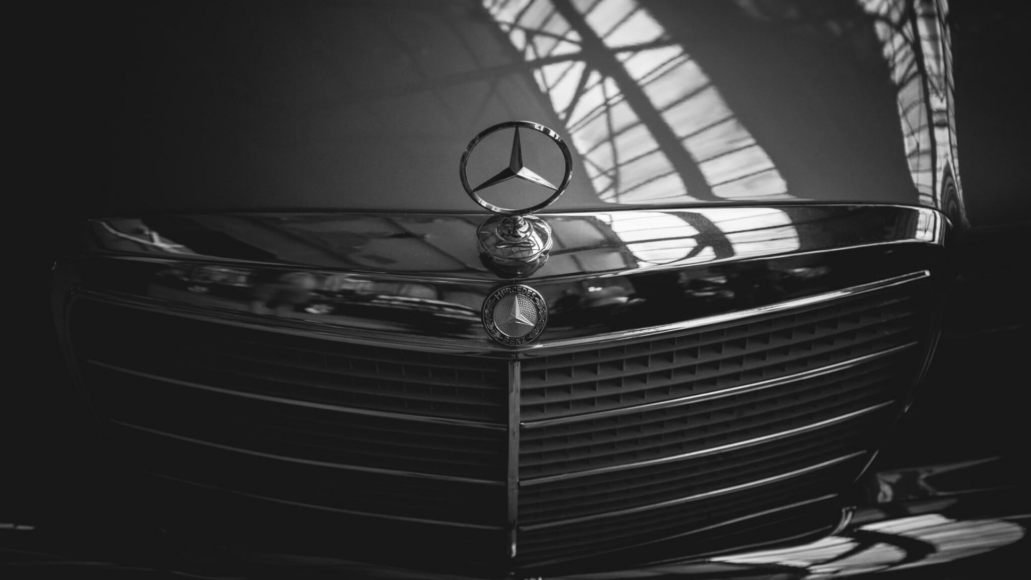 Mercedes-Benz logo, BW grill, Silver Mercedes-Benz, Wallpaper, 2050x1160 HD Desktop