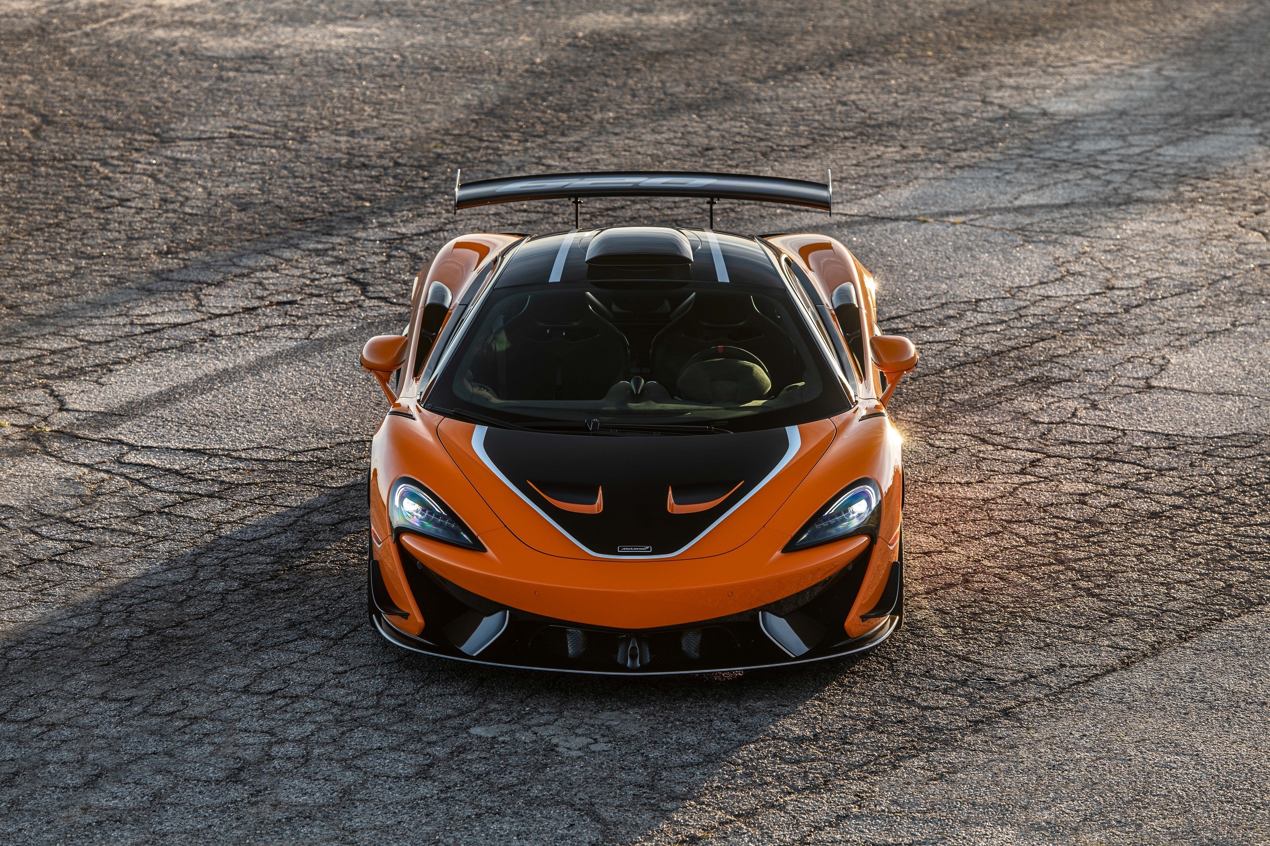 McLaren 620R, Front wallpapers, Motortread, 2560x1710 HD Desktop