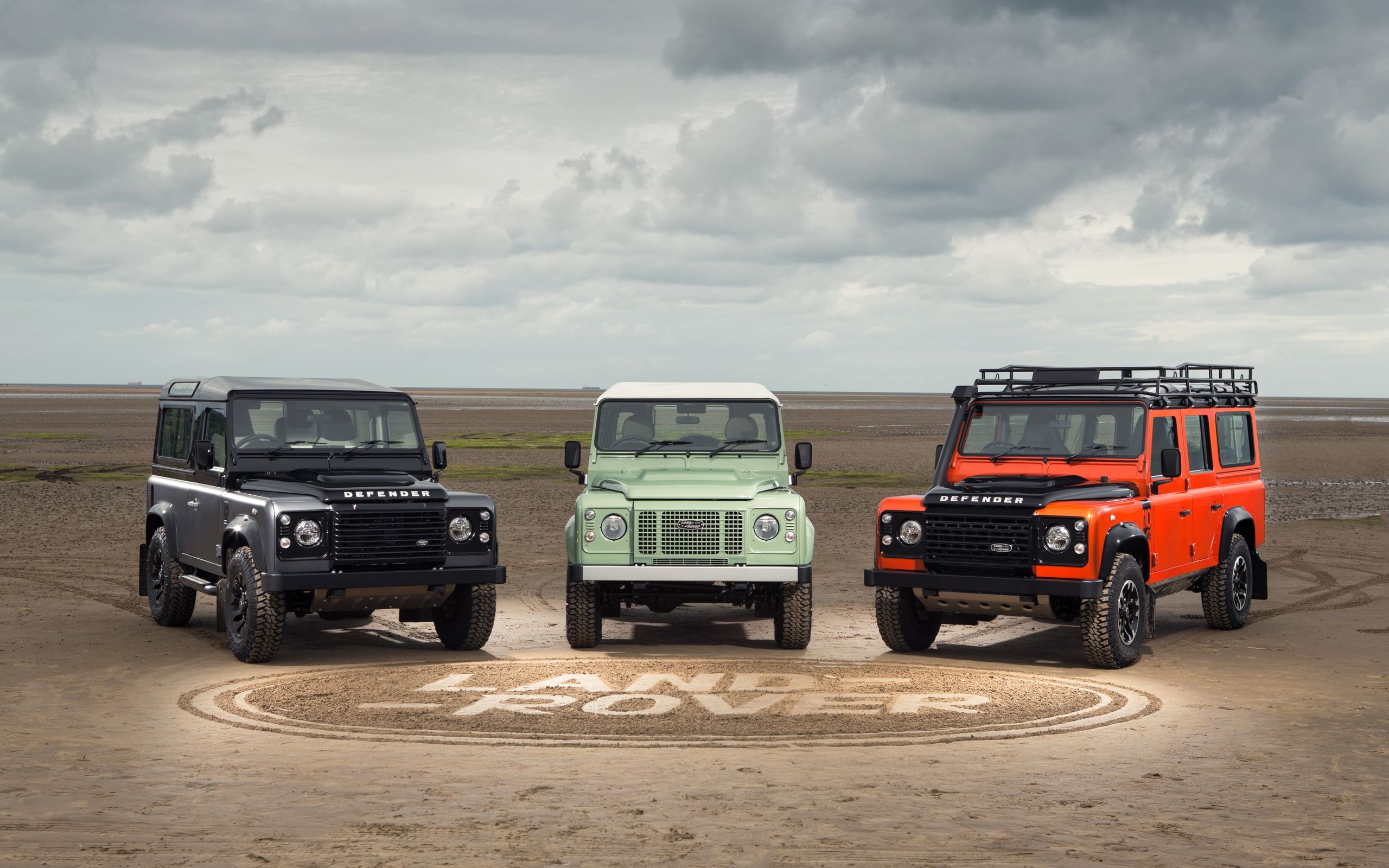 Trio, Land Rover Defender Wallpaper, 2560x1600 HD Desktop