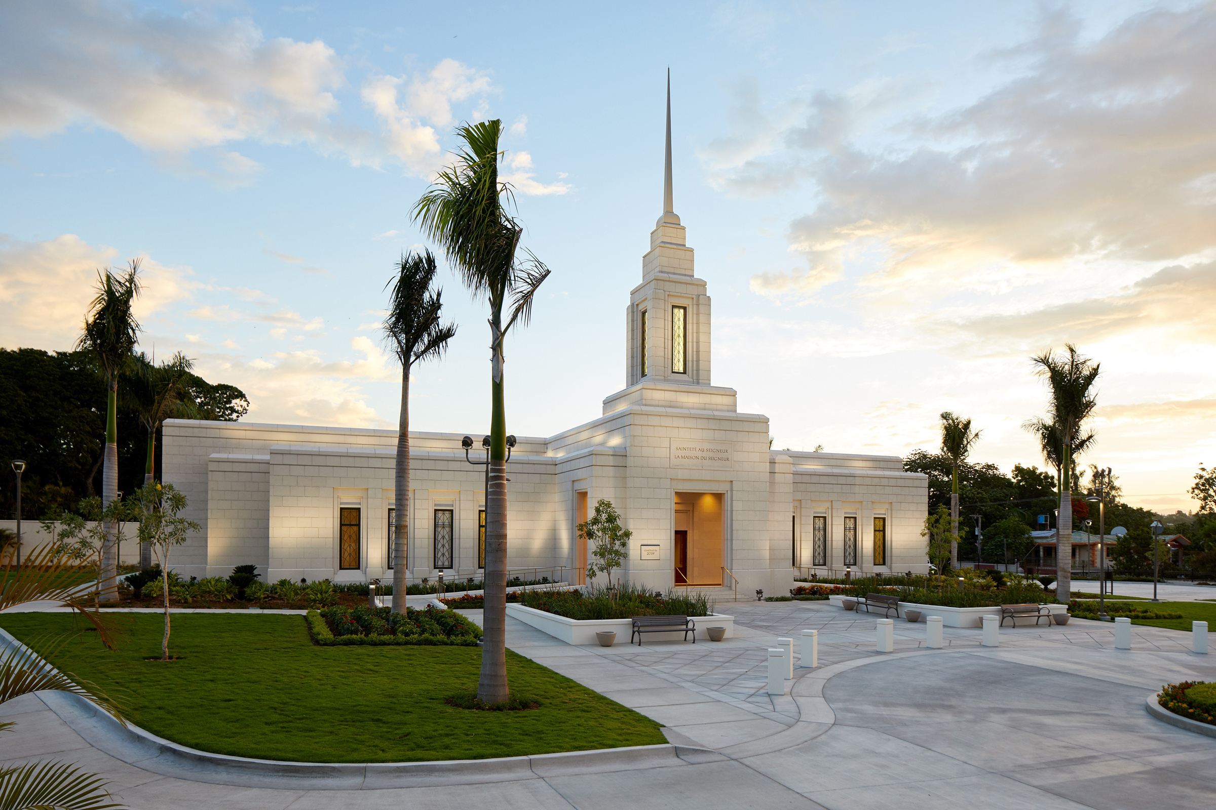 Haiti Travels, Port-au-Prince, Temple architecture, Haitian spirituality, 2400x1600 HD Desktop