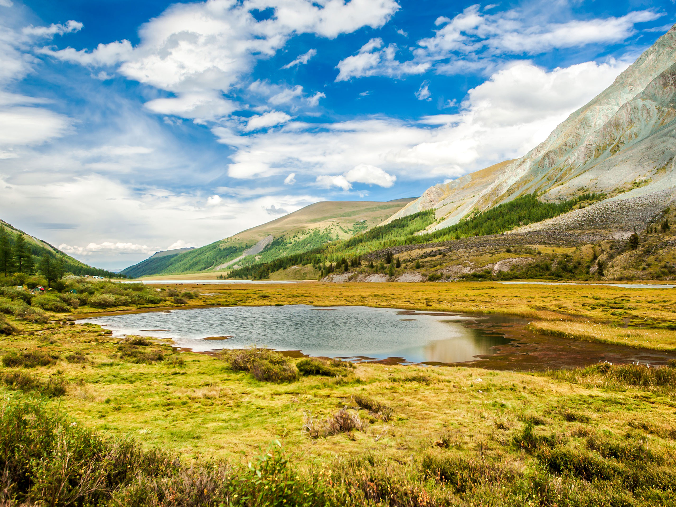 Altai Mountains, Pristine wilderness, Belukha Mountain trek, Natural beauty, 2560x1920 HD Desktop