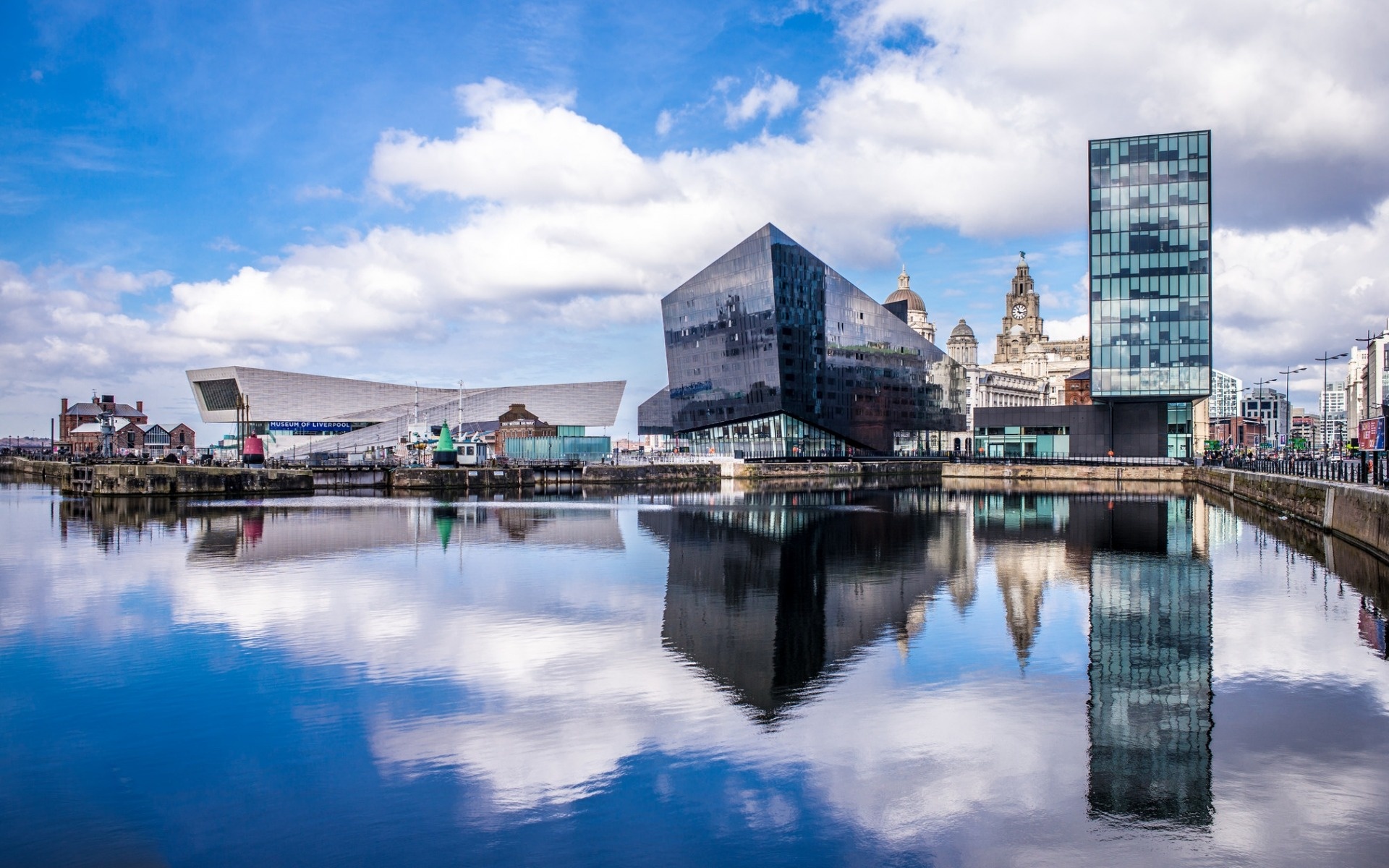 Liverpool Skyline, Albert Dock's charm, Modern architecture, Englishtown beauty, 1920x1200 HD Desktop