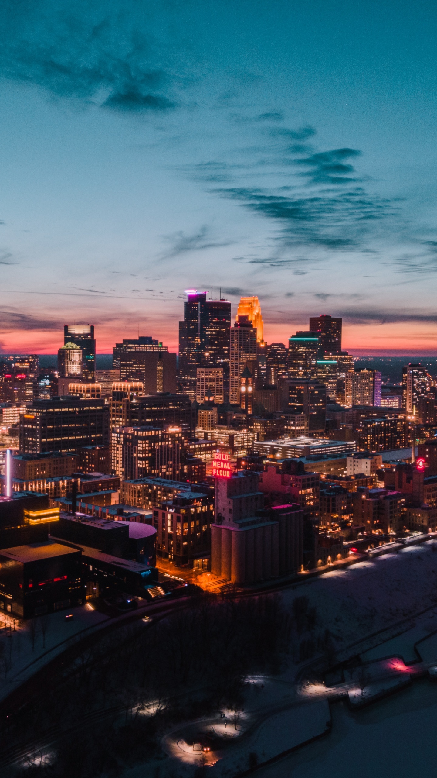 Minneapolis Skyline, Minnesota, USA, City lights, 1440x2560 HD Phone