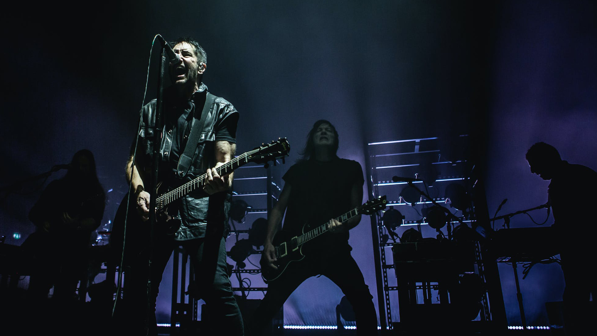 Trent Reznor, Electrifying concert, London O2 Academy Brixton, Kerrang, 2050x1160 HD Desktop