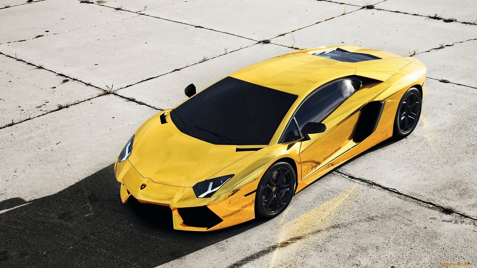 Aventador Top View, Gold Lamborghini Wallpaper, 1920x1080 Full HD Desktop