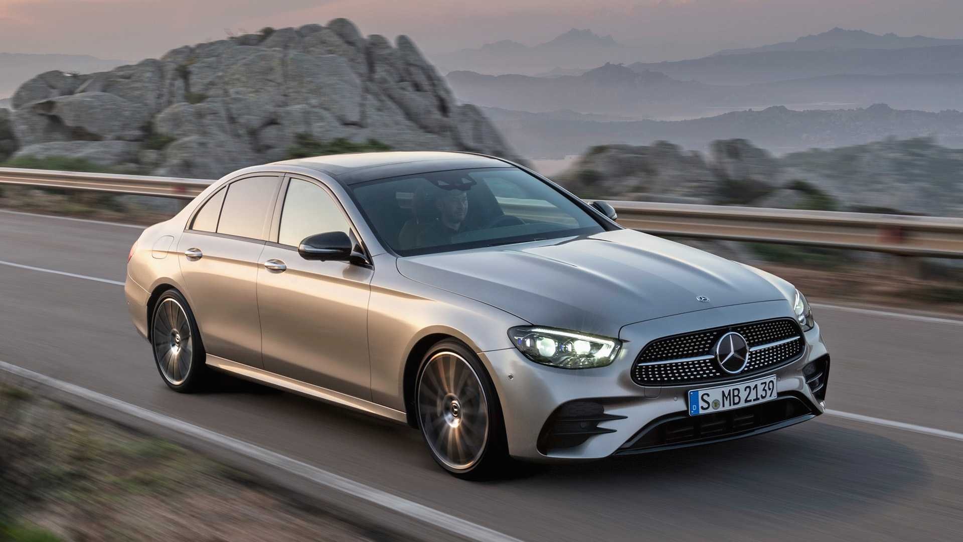 Mercedes-Benz E-Class, Revised PHEV powertrain, Luxury sedan, Cutting-edge technology, 1920x1080 Full HD Desktop