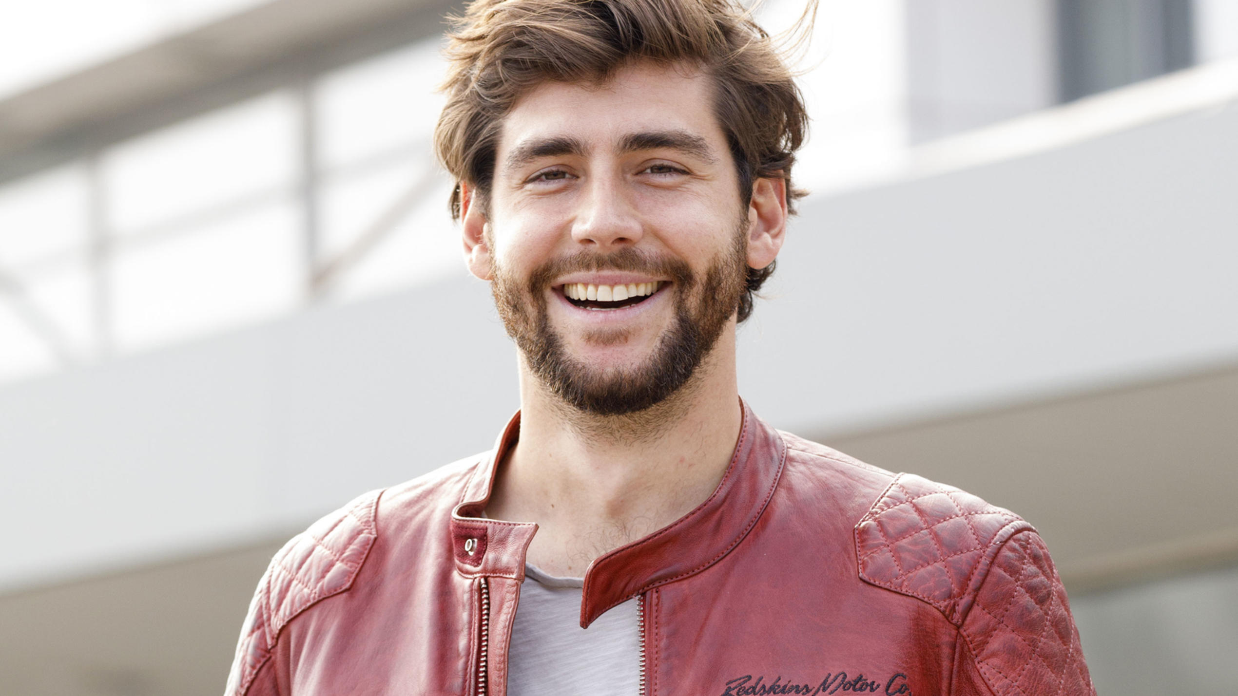 Alvaro Soler engagement, German pop singer, Sofia Ellar relationship, Rumored engagement, 2540x1430 HD Desktop