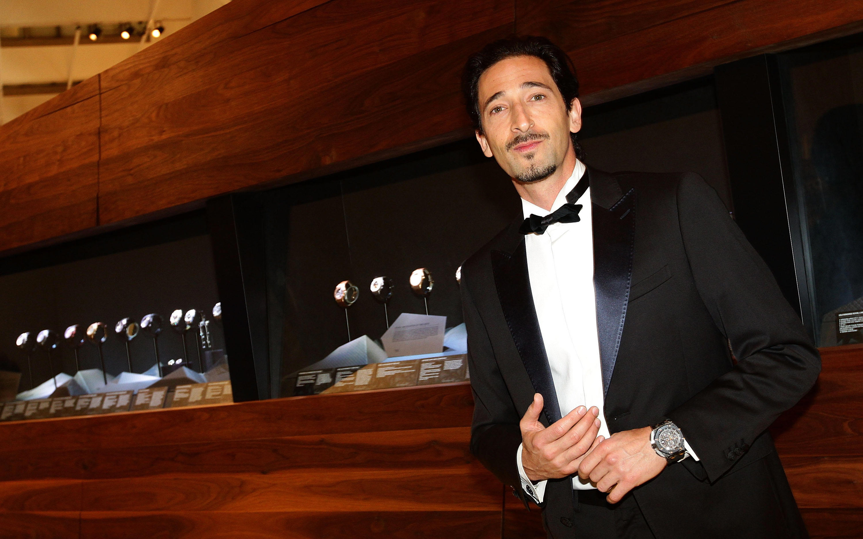 Adrien Brody, Wallpapers, Top free backgrounds, HD, 2880x1800 HD Desktop