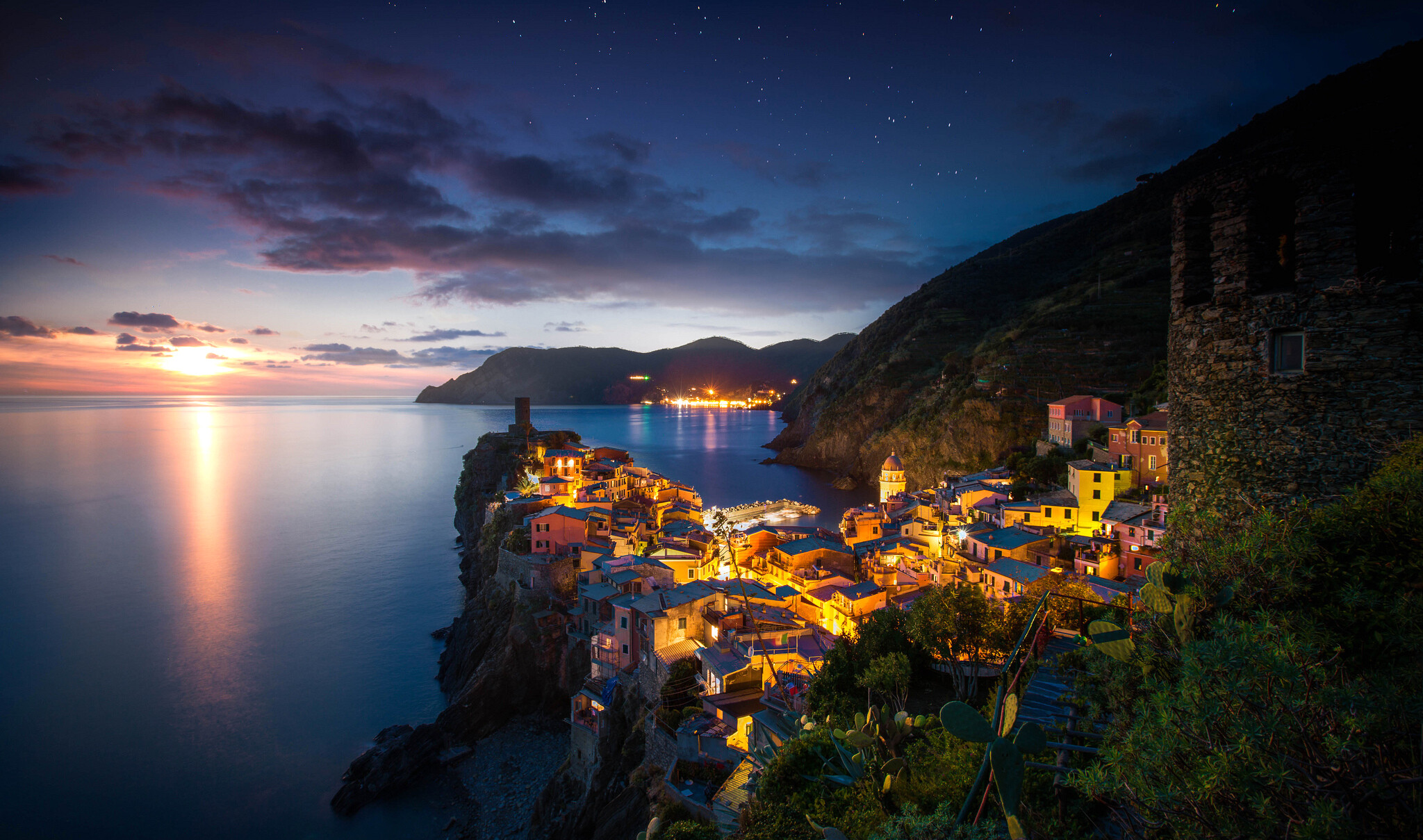 Vernazza, Italy Wallpaper, 2050x1210 HD Desktop