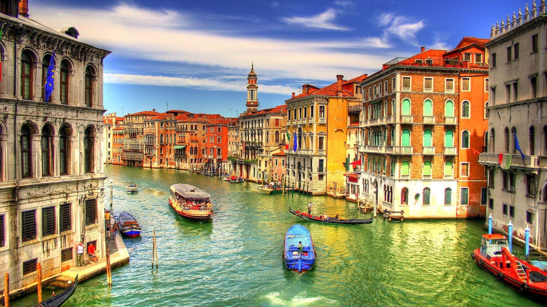 Venice gondola wallpapers, Italian waterways, Serene atmosphere, Romantic setting, 1920x1080 Full HD Desktop