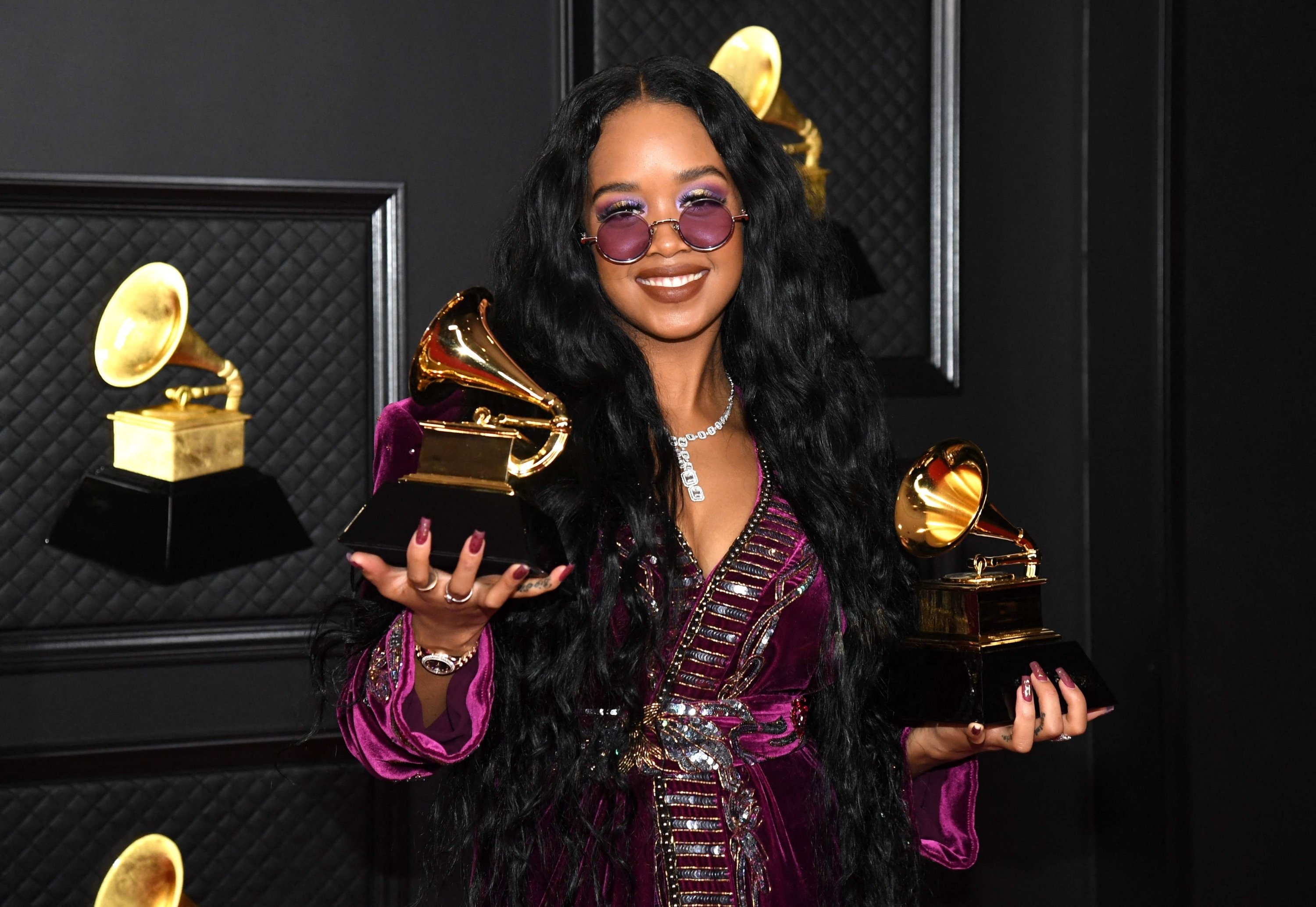 H.E.R., Grammy winner, Academy award, Daily Sabah, 3000x2070 HD Desktop