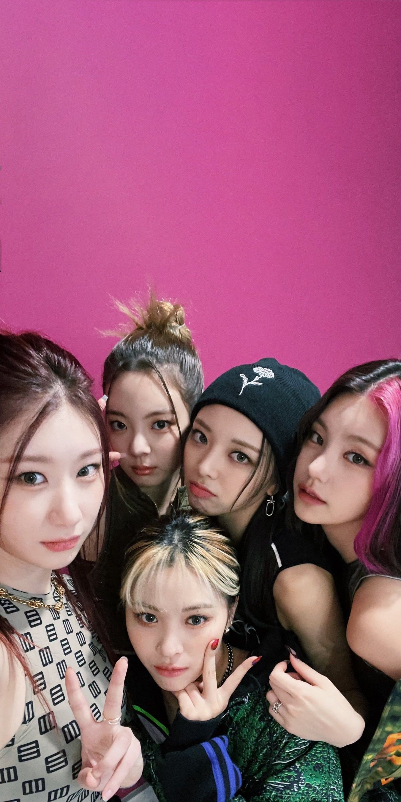 ITZY wallpapers 4K, HD backgrounds, Visual splendor, Fan favorites, 1350x2700 HD Phone