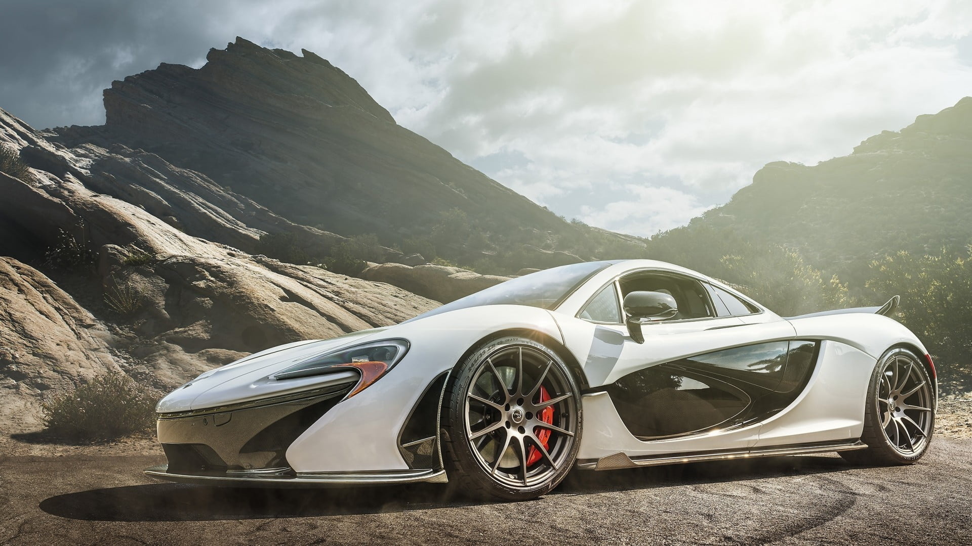 Mclaren P1, White supercar, Striking beauty, Pure performance, 1920x1080 Full HD Desktop