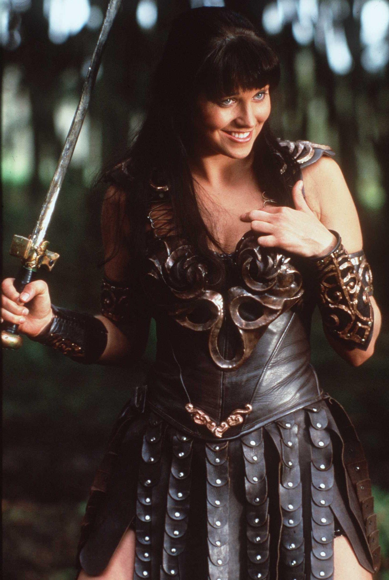 Xena Warrior Princess, Lucy Lawless, Unrecognisable After, Chopping Hair, 1660x2480 HD Phone