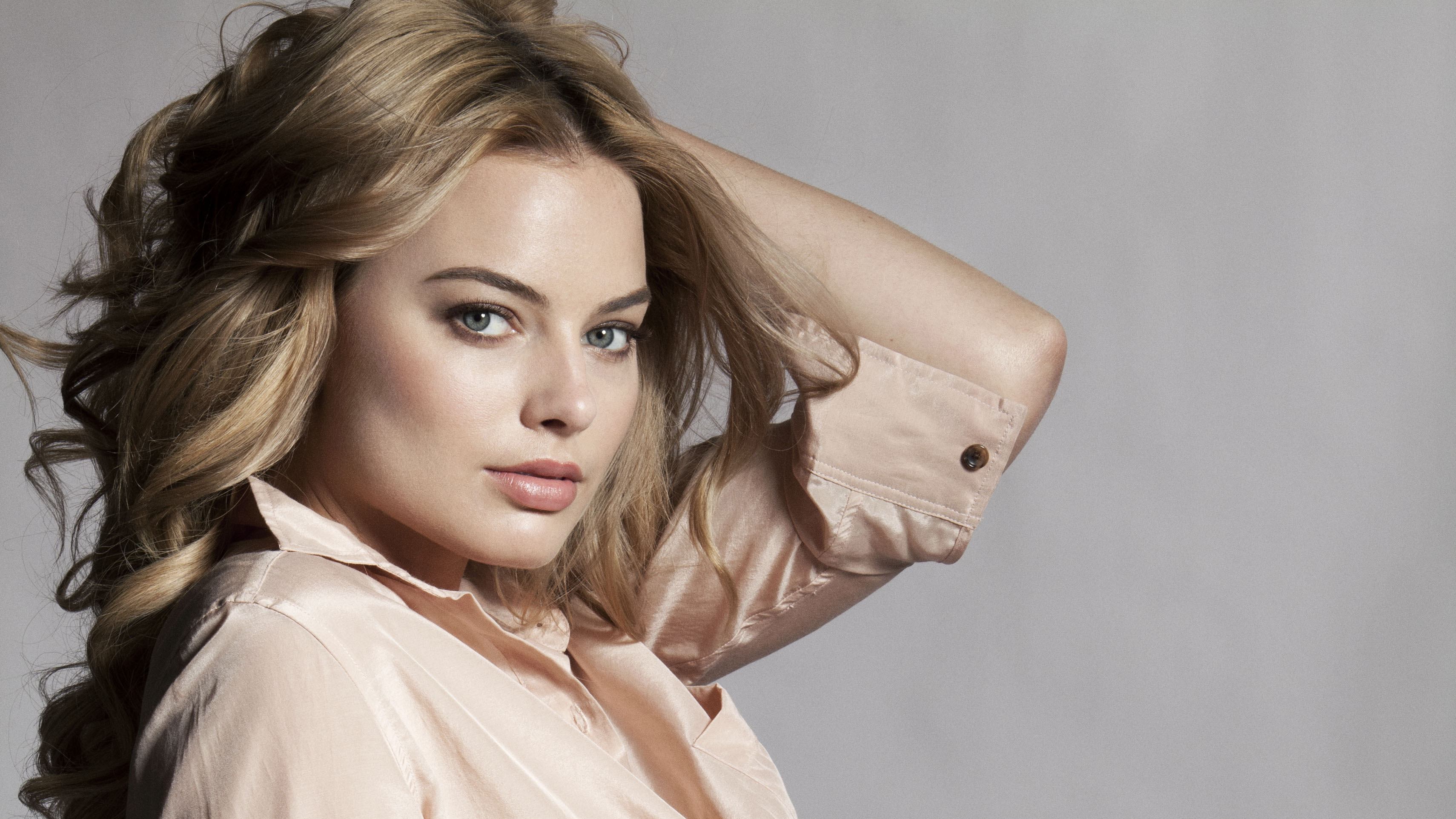 Margot Robbie, HD background image, 3420x1930 HD Desktop