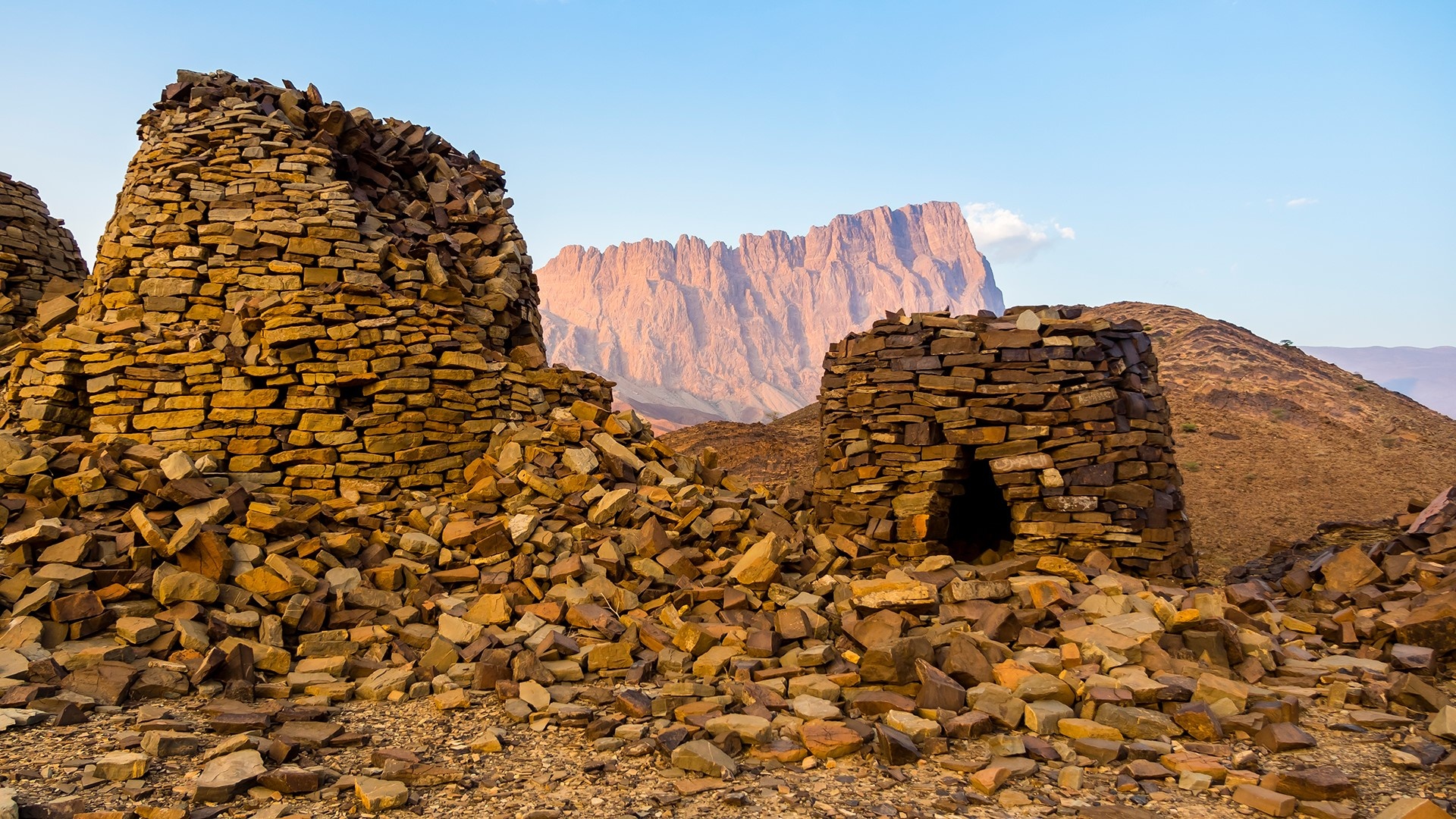 Oman travels, Ancient tombs, Windows 10 Spotlight, 1920x1080 Full HD Desktop