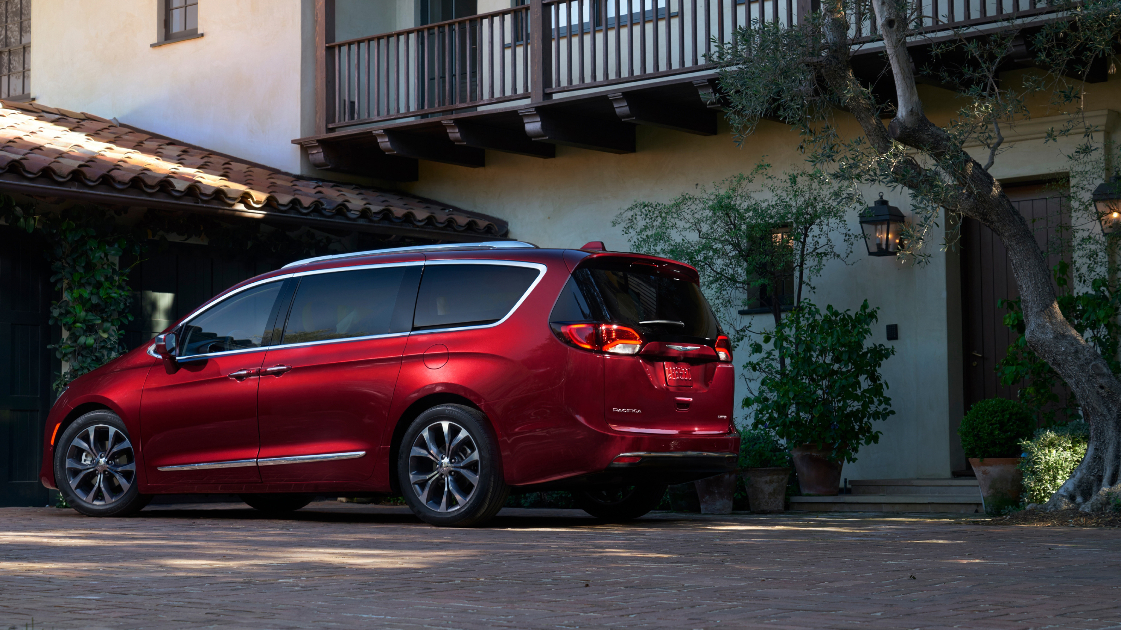 Chrysler Pacifica, 4K Ultra HD wallpapers, Premium minivan, Elegant styling, 3840x2160 4K Desktop