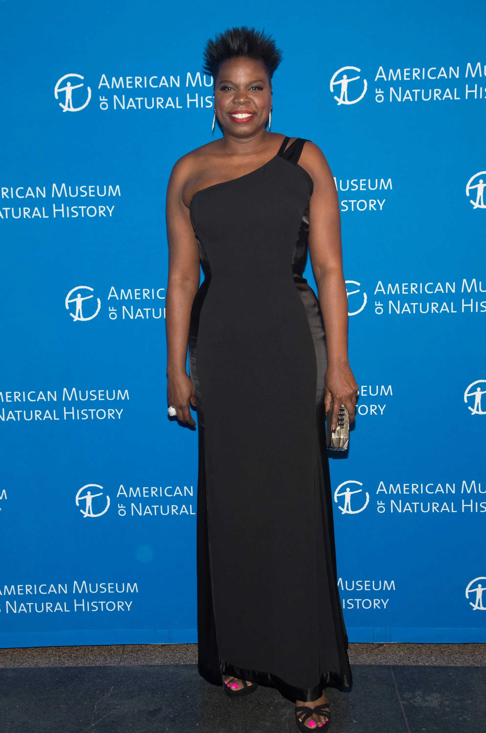 Leslie Jones, Christian Siriano dress, 1990x3000 HD Phone