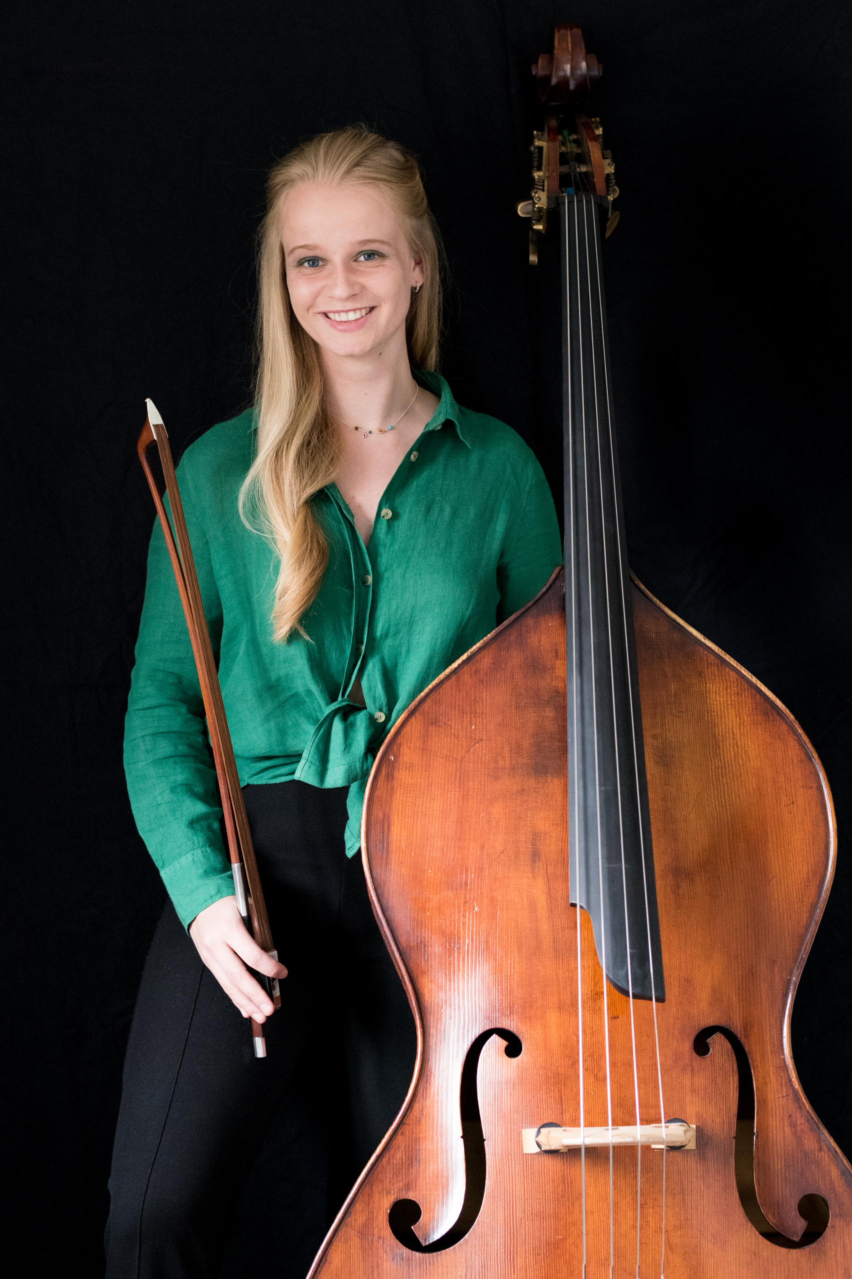 Sasha Witteveen, Exceptional talent, Virtuoso performer, Double bass enthusiast, 1710x2560 HD Phone