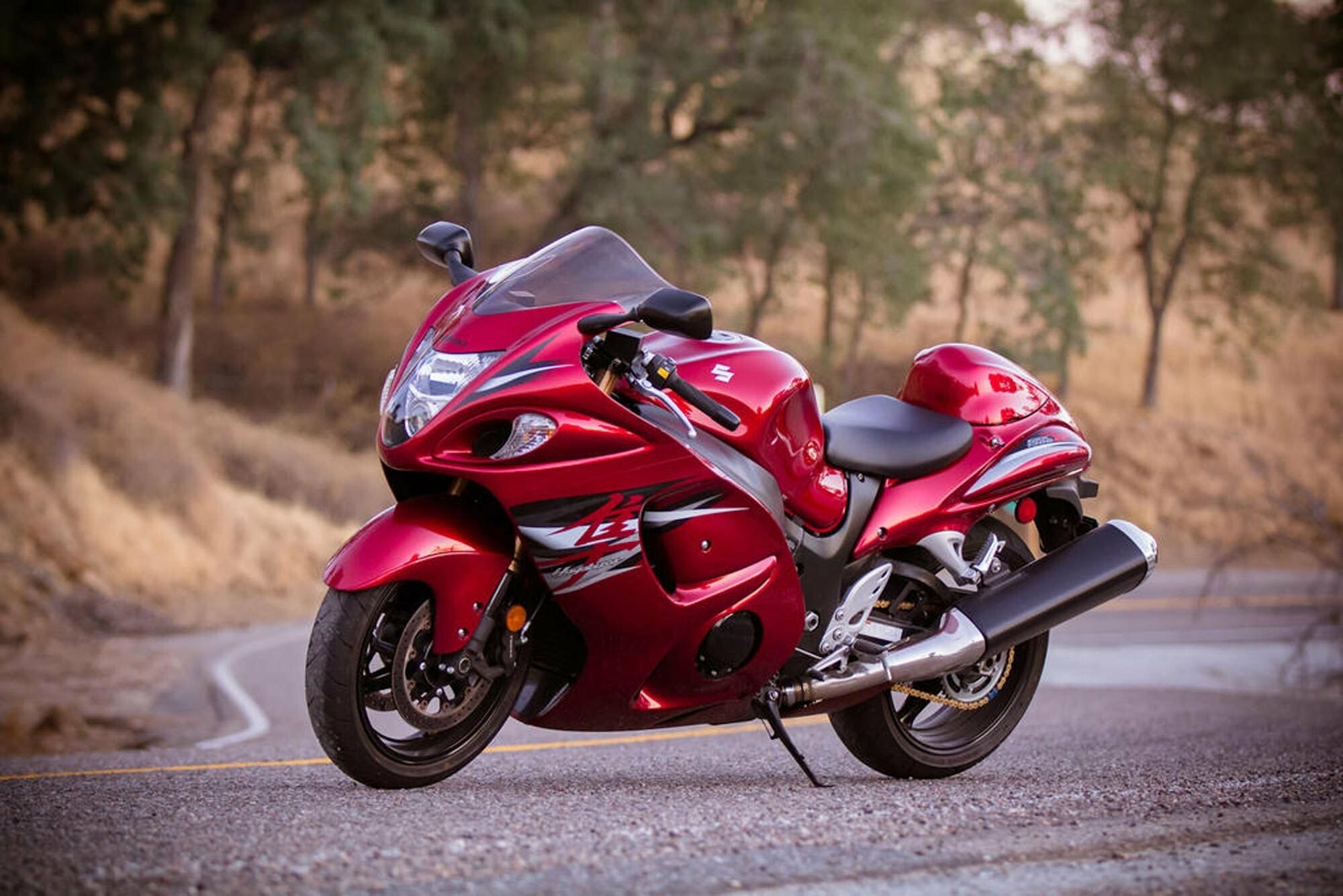 Suzuki Hayabusa, Muscular machine, Adrenaline rush, Superior handling, 2000x1340 HD Desktop