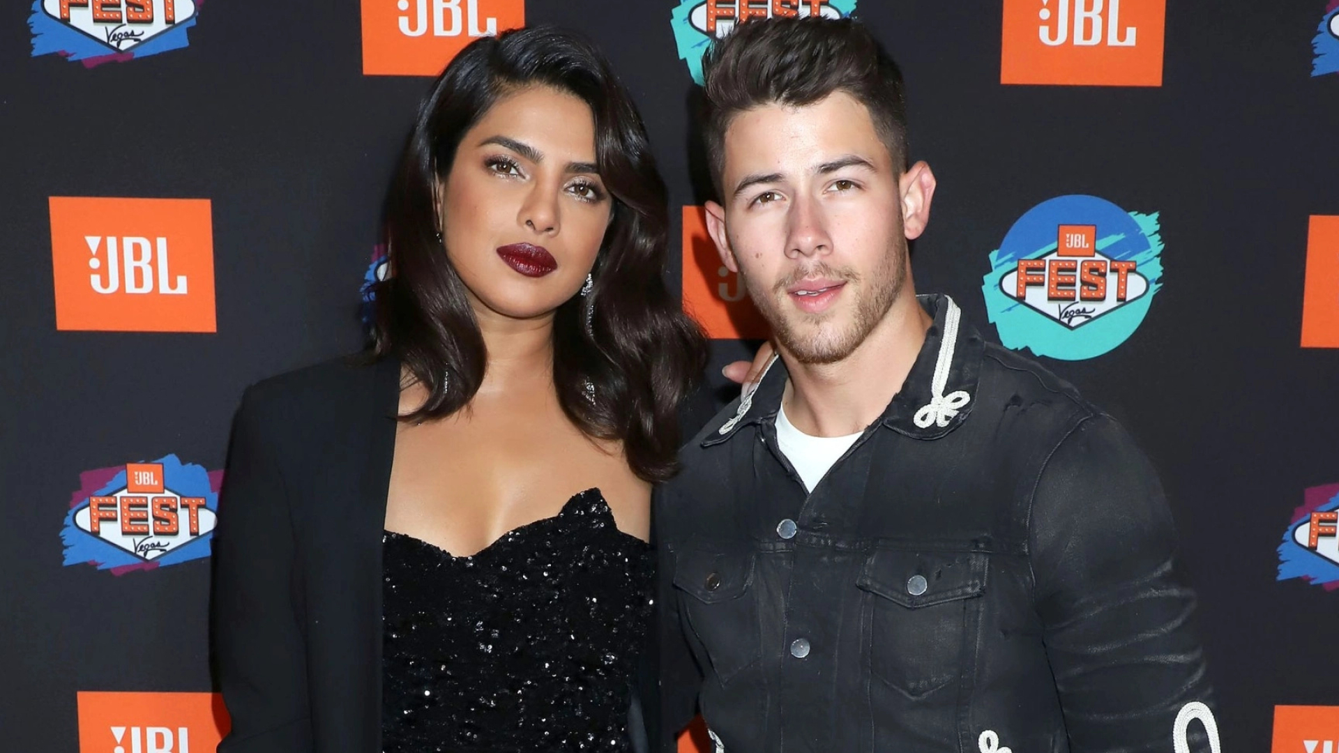 Priyanka Chopra, Nick Jonas, Christmas gift, SheKnows, 1920x1080 Full HD Desktop