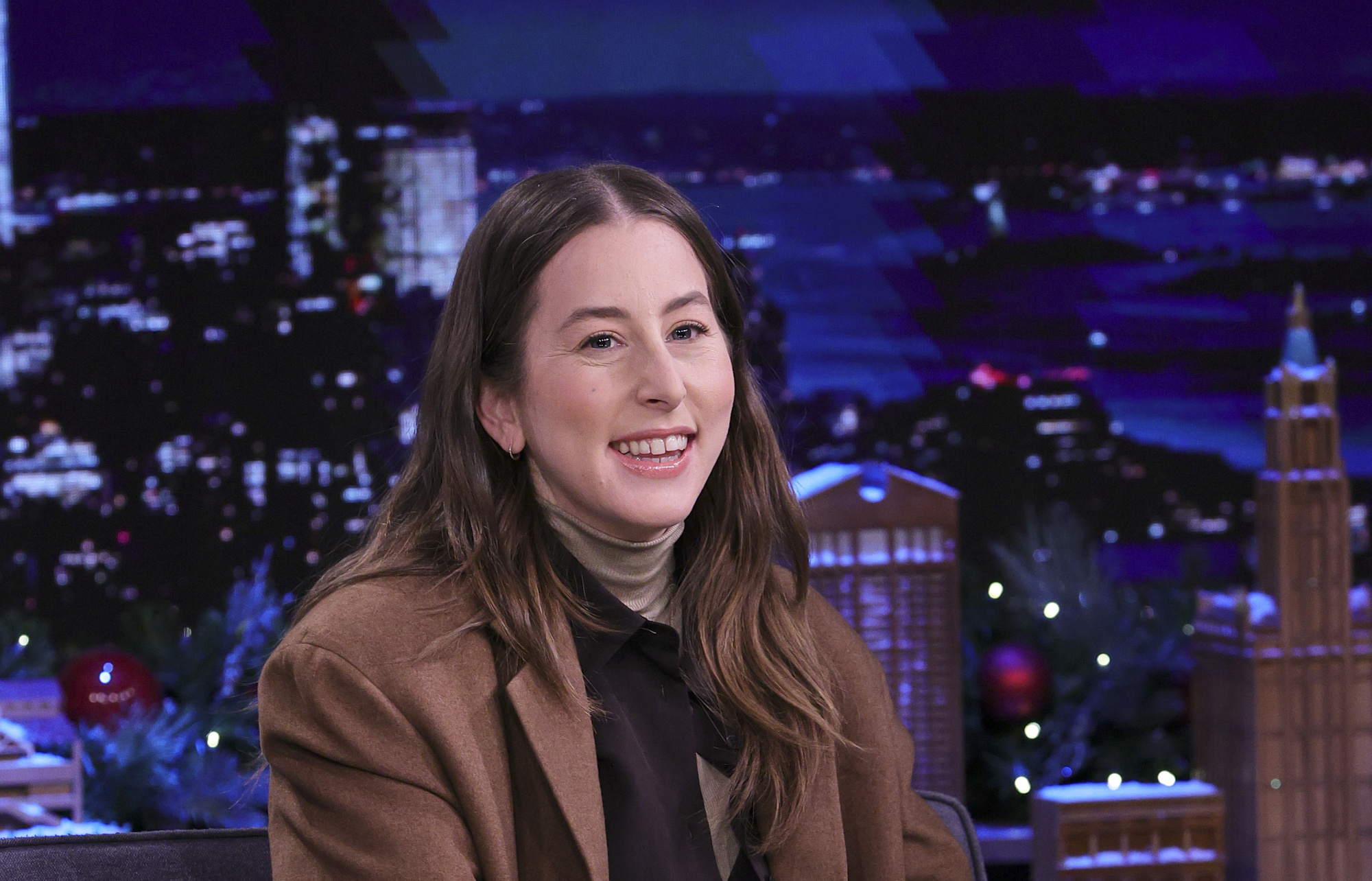 El personaje de 'Licorice Pizza' de Alana Haim se inspir en su vida real - Inicio 2000x1290