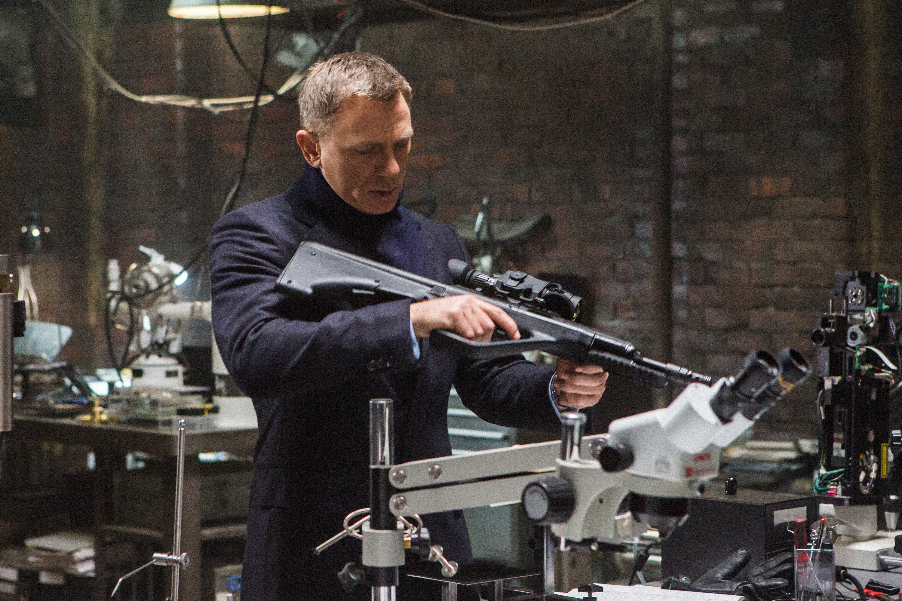 Daniel Craig Spectre, Intense spy drama, Jaw-dropping moments, Suspenseful storyline, 3000x2000 HD Desktop