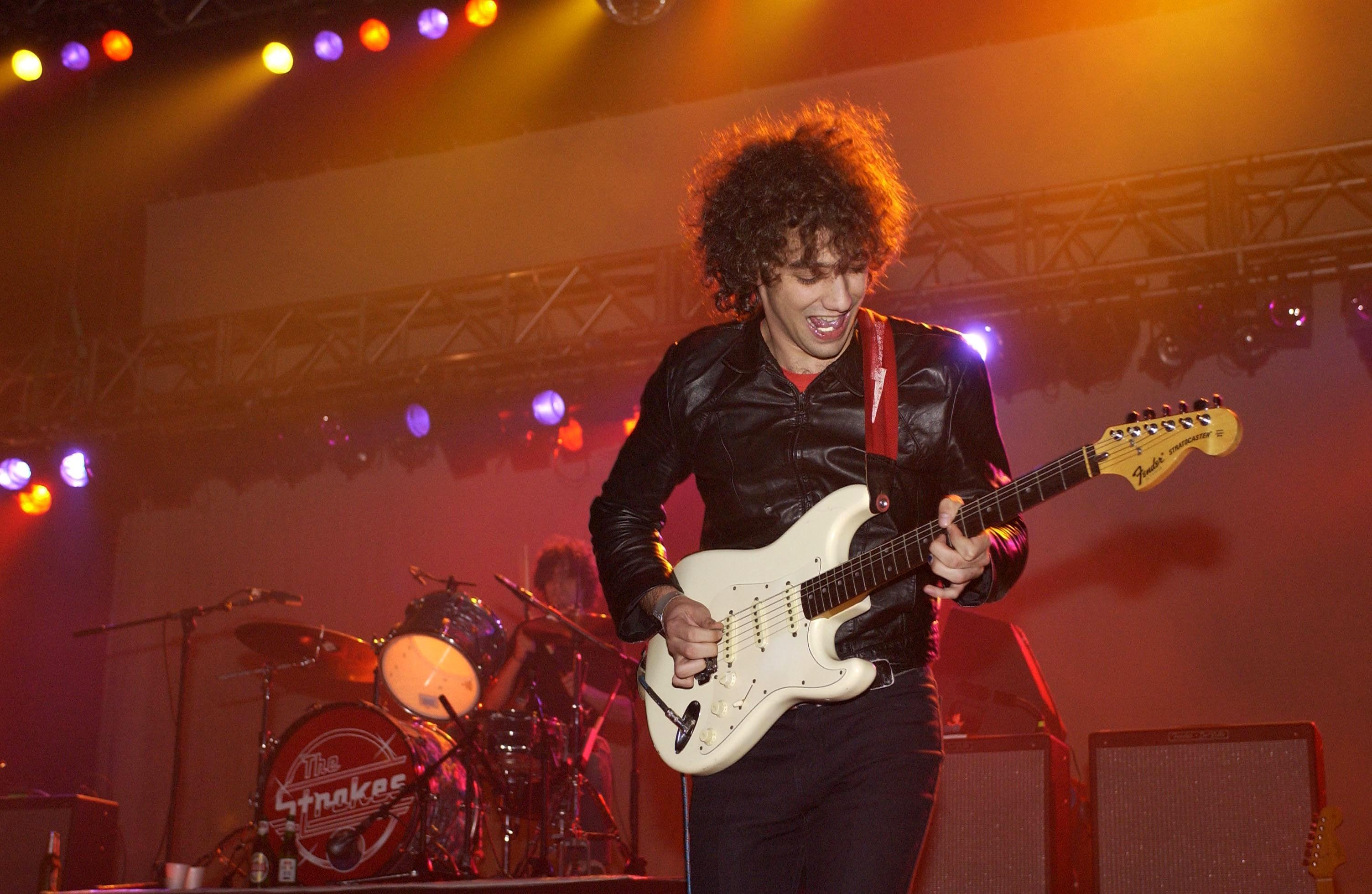 Albert Hammond Jr., The Strokes Wallpaper, 3010x1960 HD Desktop