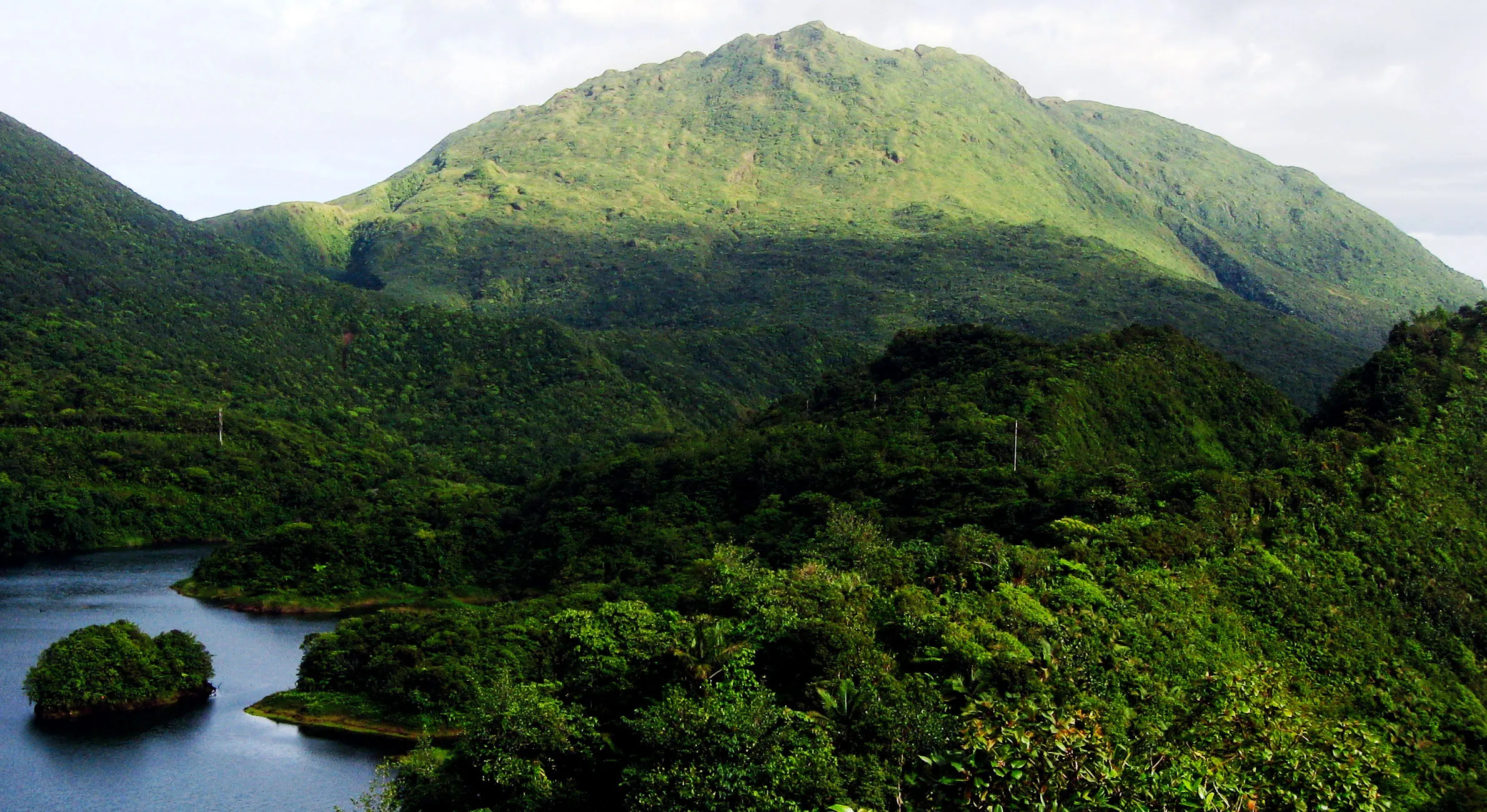 Green Glass in Dominica, Chocolate Paradise, Tropical Getaway, Cultural Immersion, 2380x1300 HD Desktop