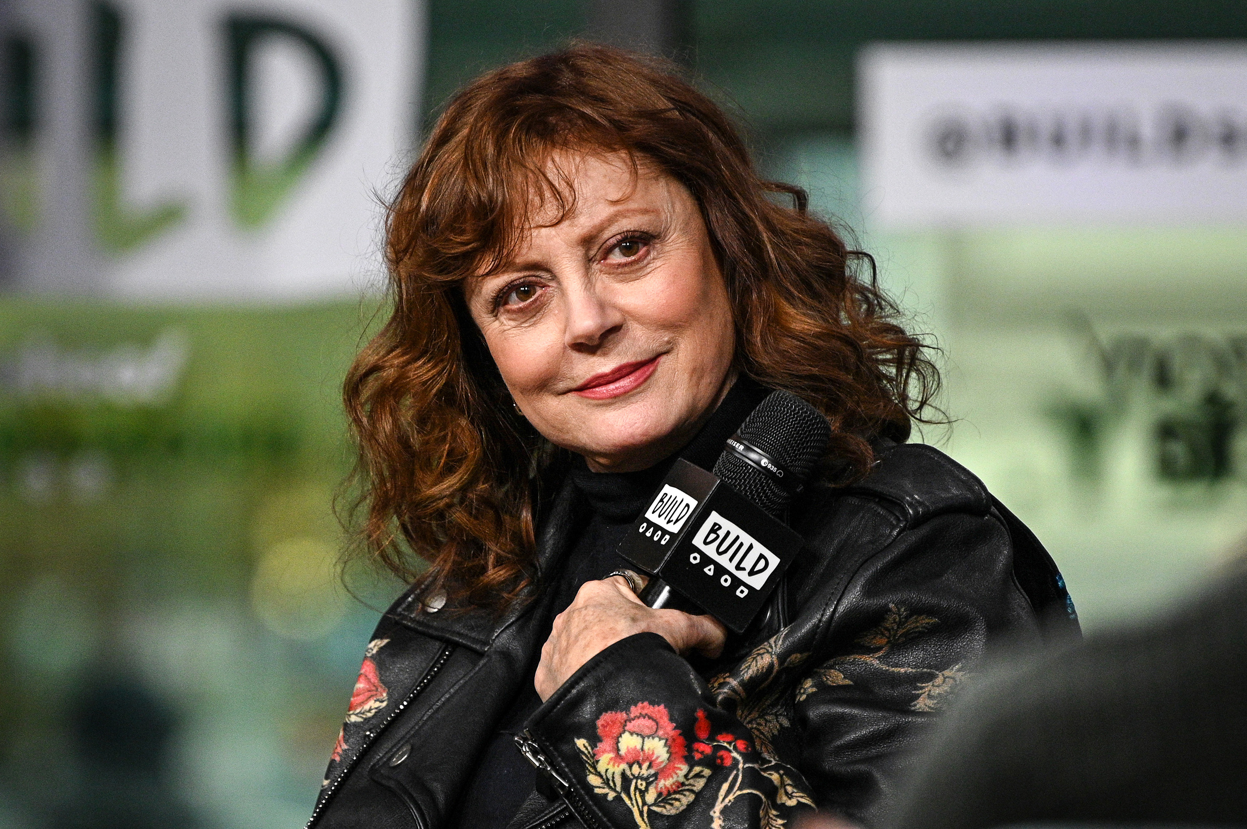 Susan Sarandon, Controversial tweet, Public criticism, Freedom of expression, 2500x1670 HD Desktop