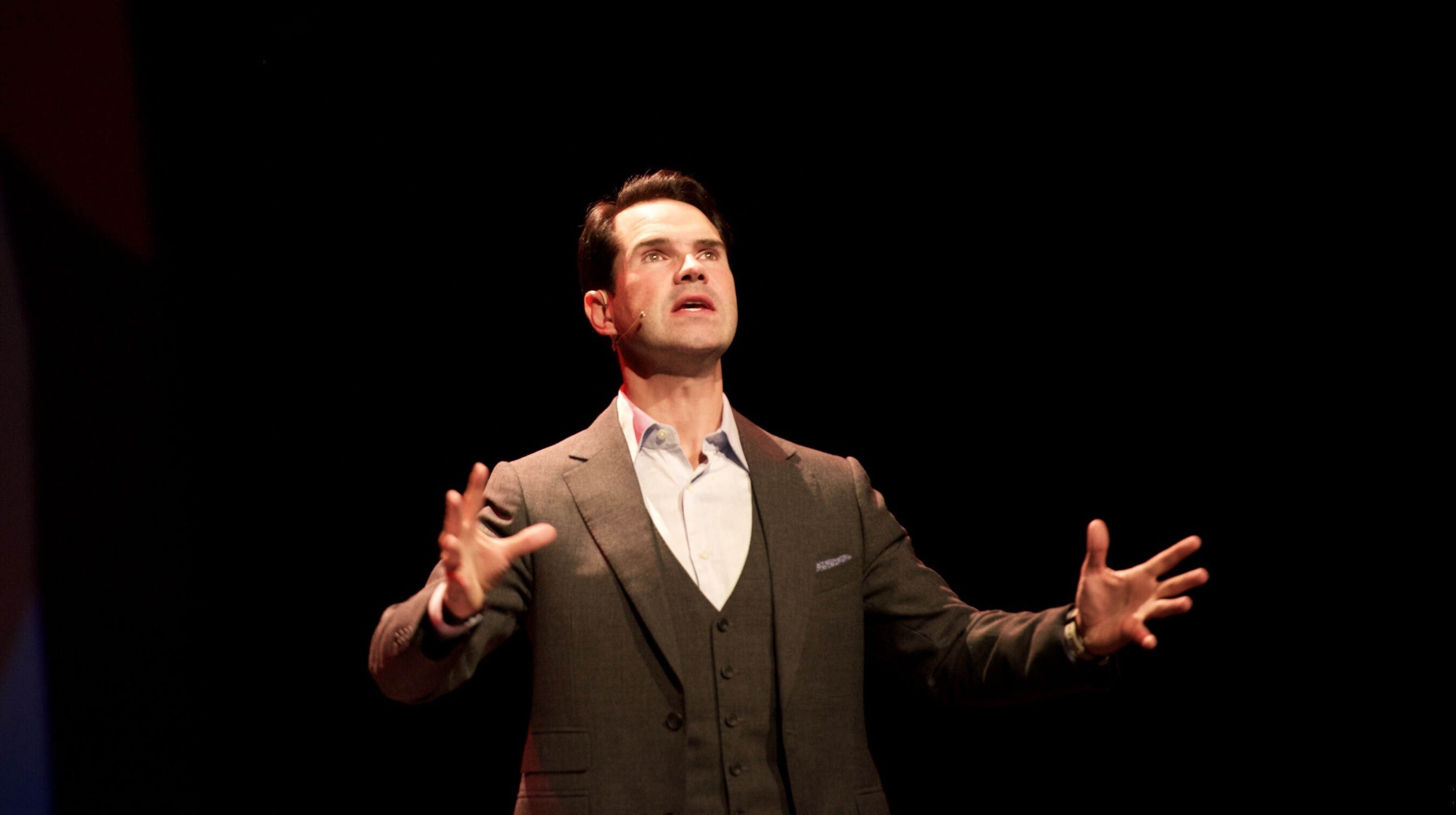 Jimmy Carr, High definition wallpaper, Stand-up comedian, British humor, 2700x1520 HD Desktop