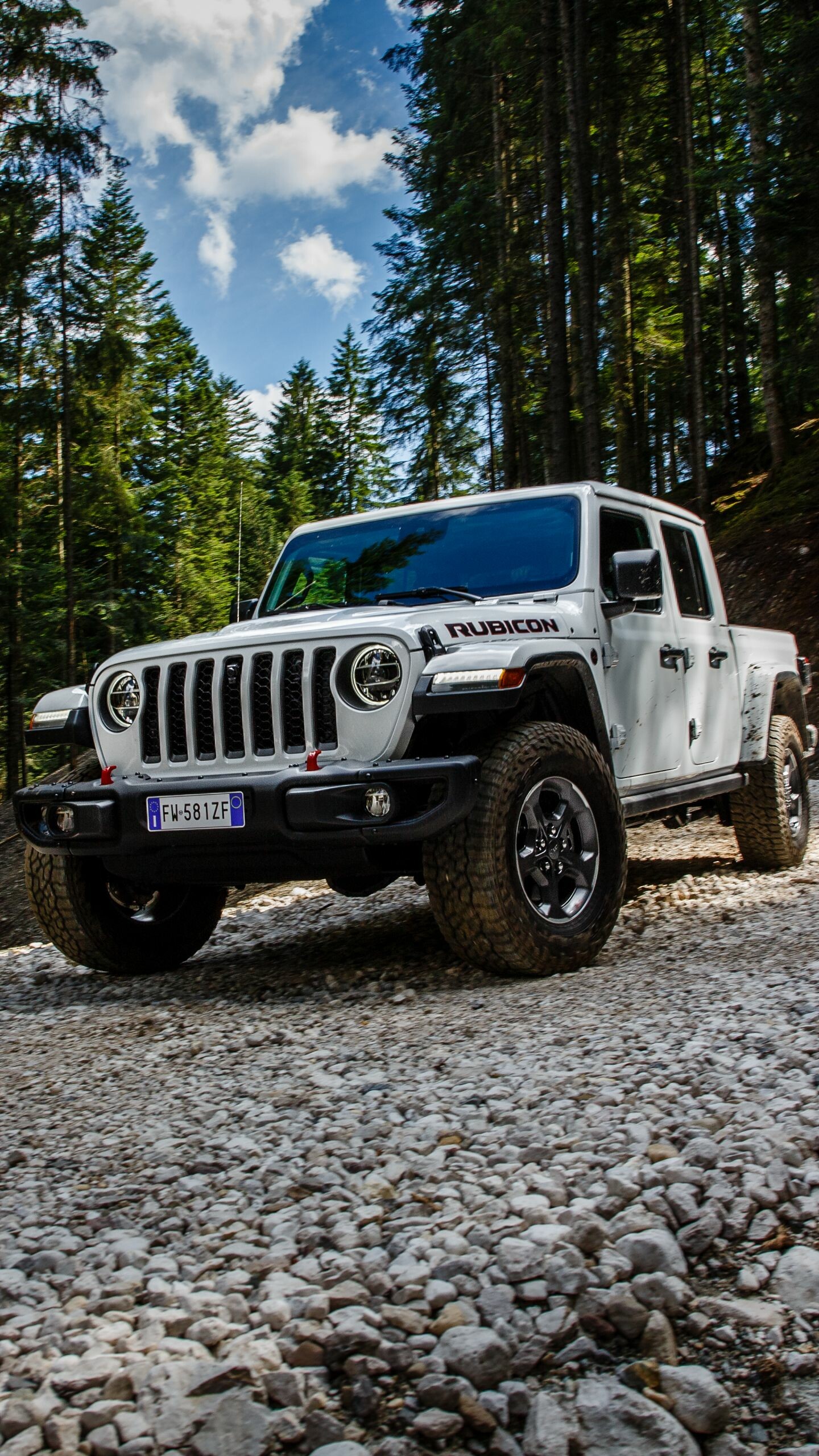 White Jeep wallpapers, Free backgrounds, Light-colored vehicles, Jeep brand, 1440x2560 HD Phone