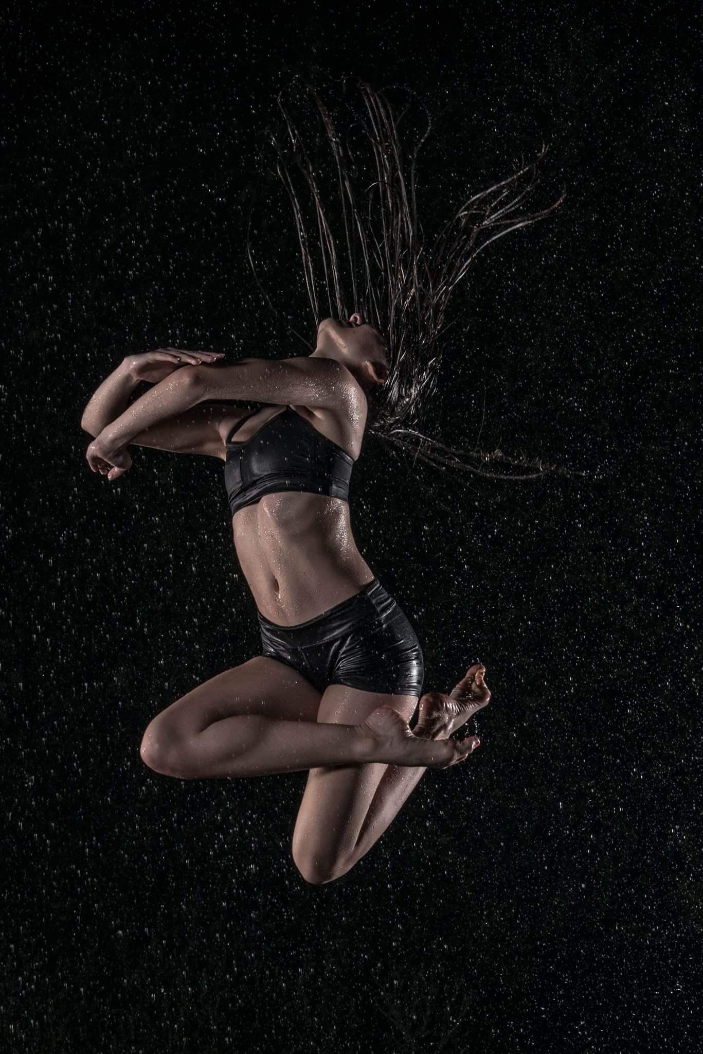 Water trampoline photo, Rain dance poses, Artistic expressions, Dance photography, 1370x2050 HD Phone