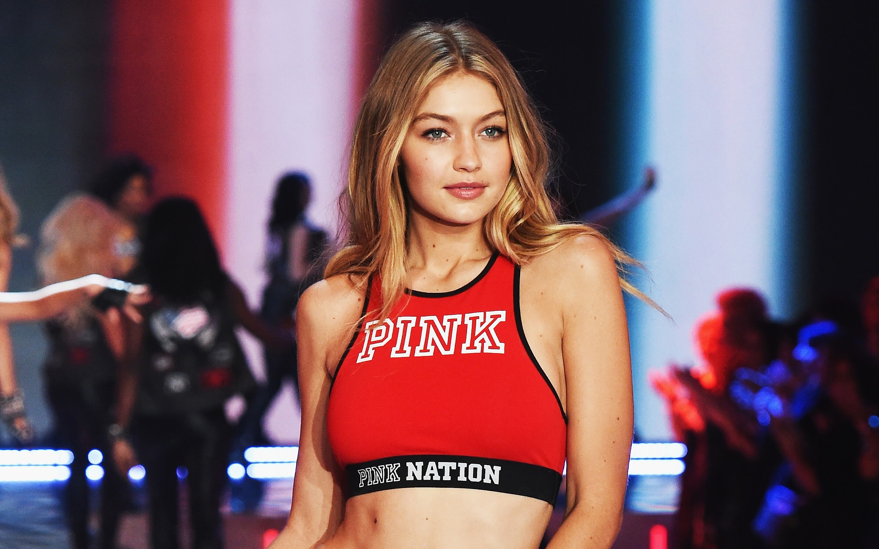 2015 Victoria’s Secret fashion show, Gigi Hadid Wallpaper, 2880x1800 HD Desktop