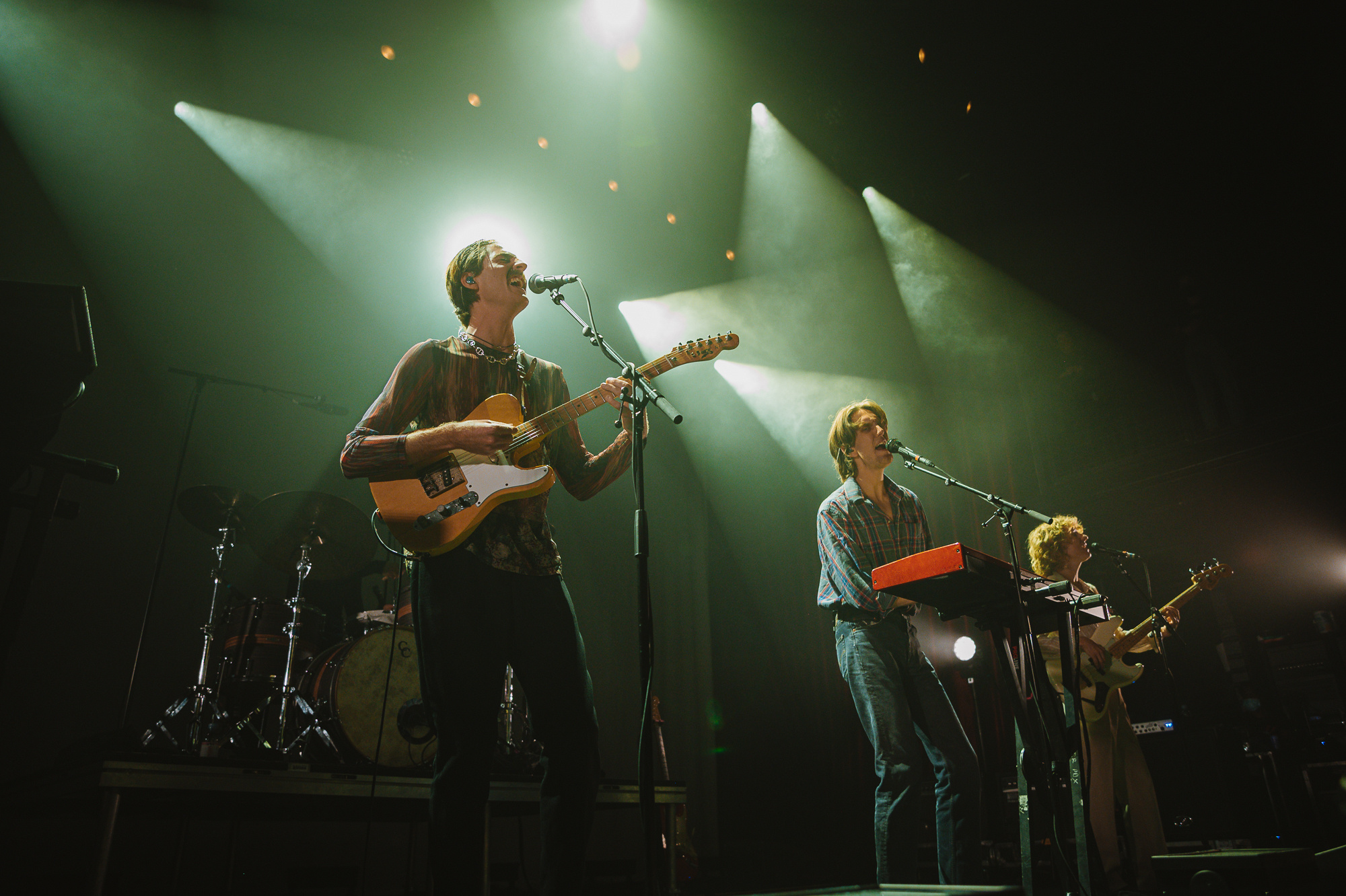 Parcels' sold-out show, Nashville's Brooklyn Bowl, Enthusiastic crowd, Memorable experience, 2000x1340 HD Desktop