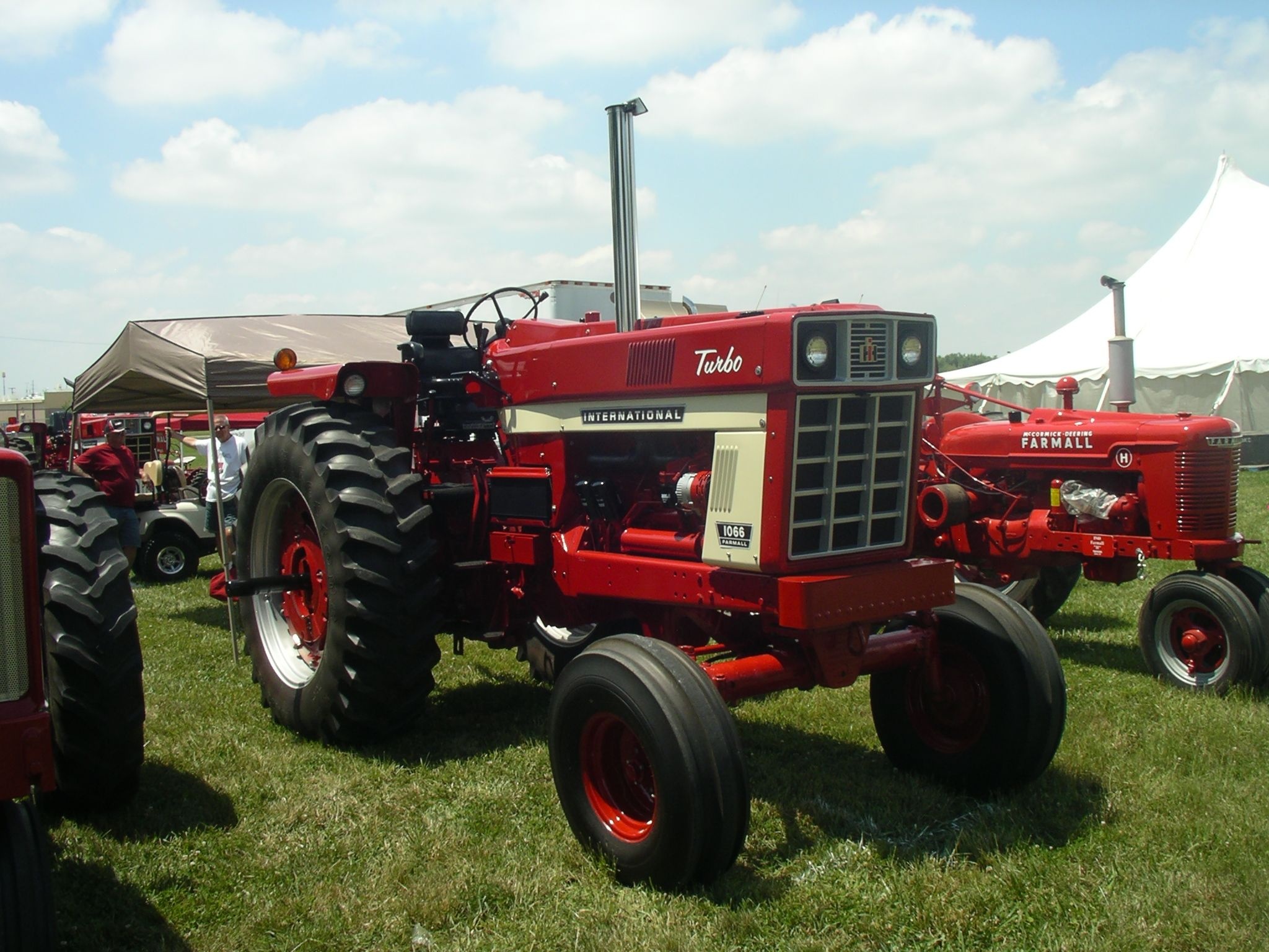 Farmall 1066 Turbo, International Harvester Wallpaper, 2050x1540 HD Desktop