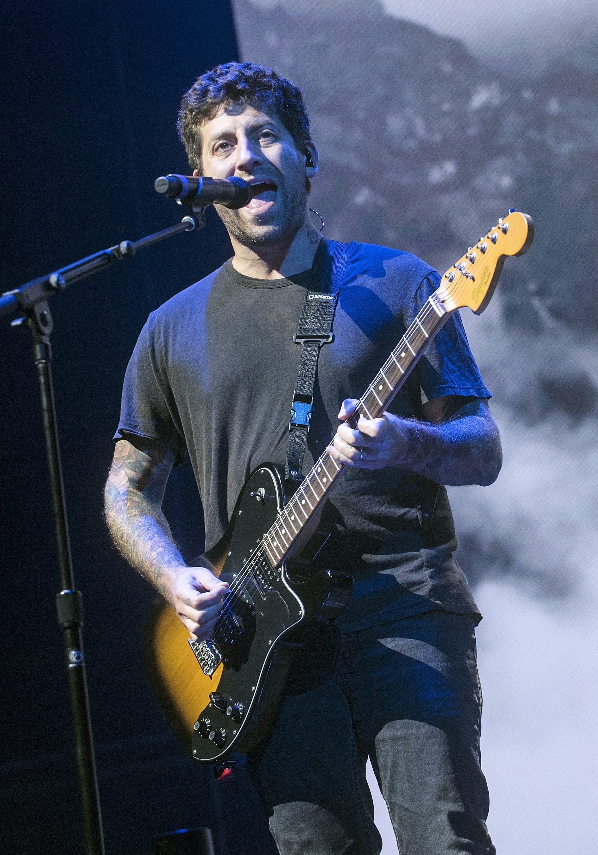 PPG Paints Arena, Joe Trohman Wallpaper, 2100x3000 HD Phone