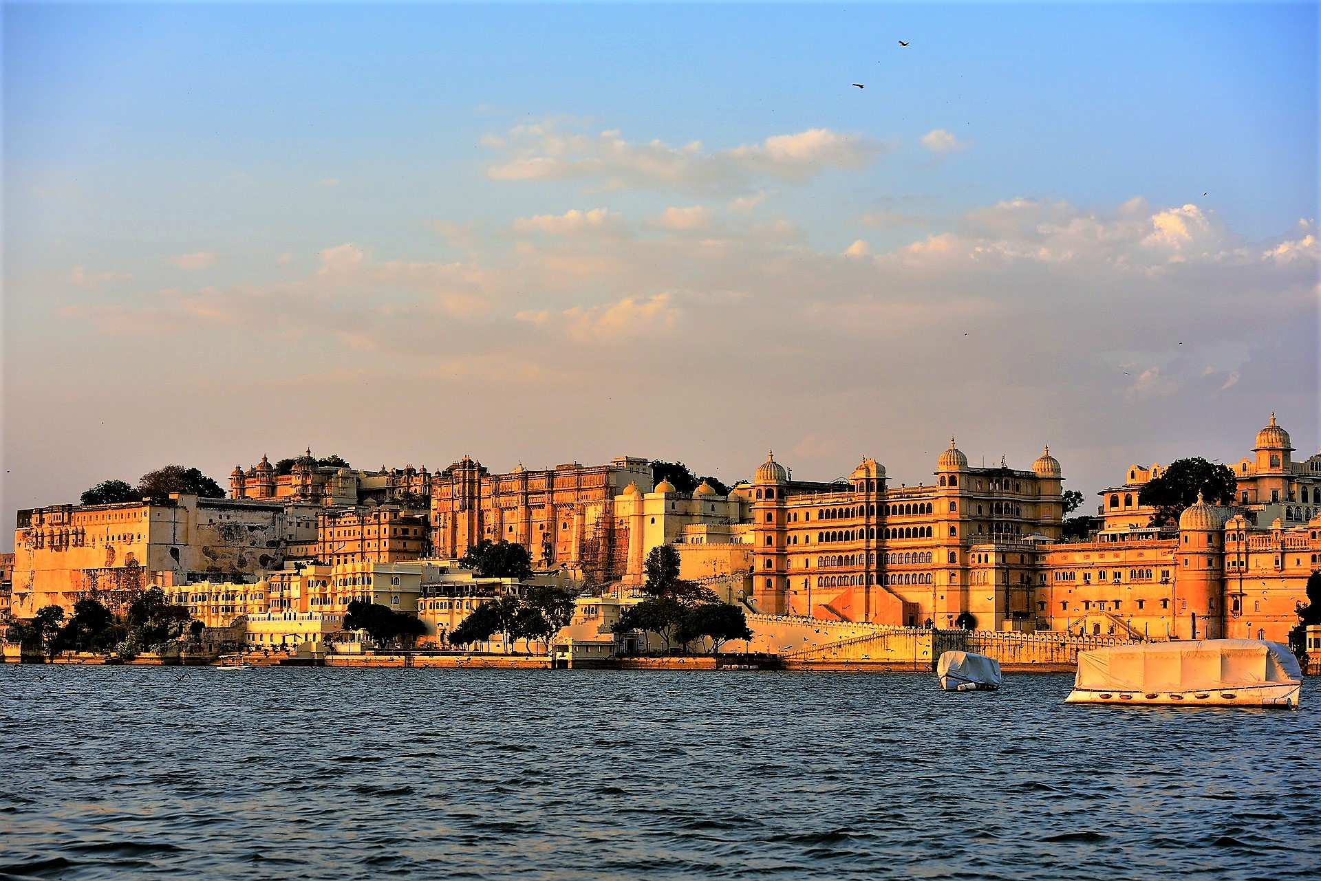 Lake Pichola, Travels, Udaipur beauty, Tranquil waters, 1920x1290 HD Desktop