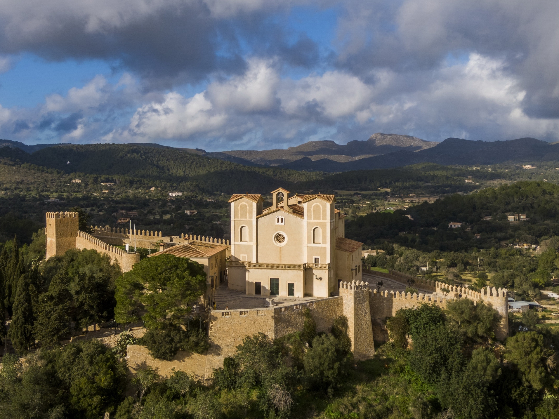 San Salvador Cathedral, Fortress of San Salvador, Interesting places, Art Spain, 2380x1780 HD Desktop