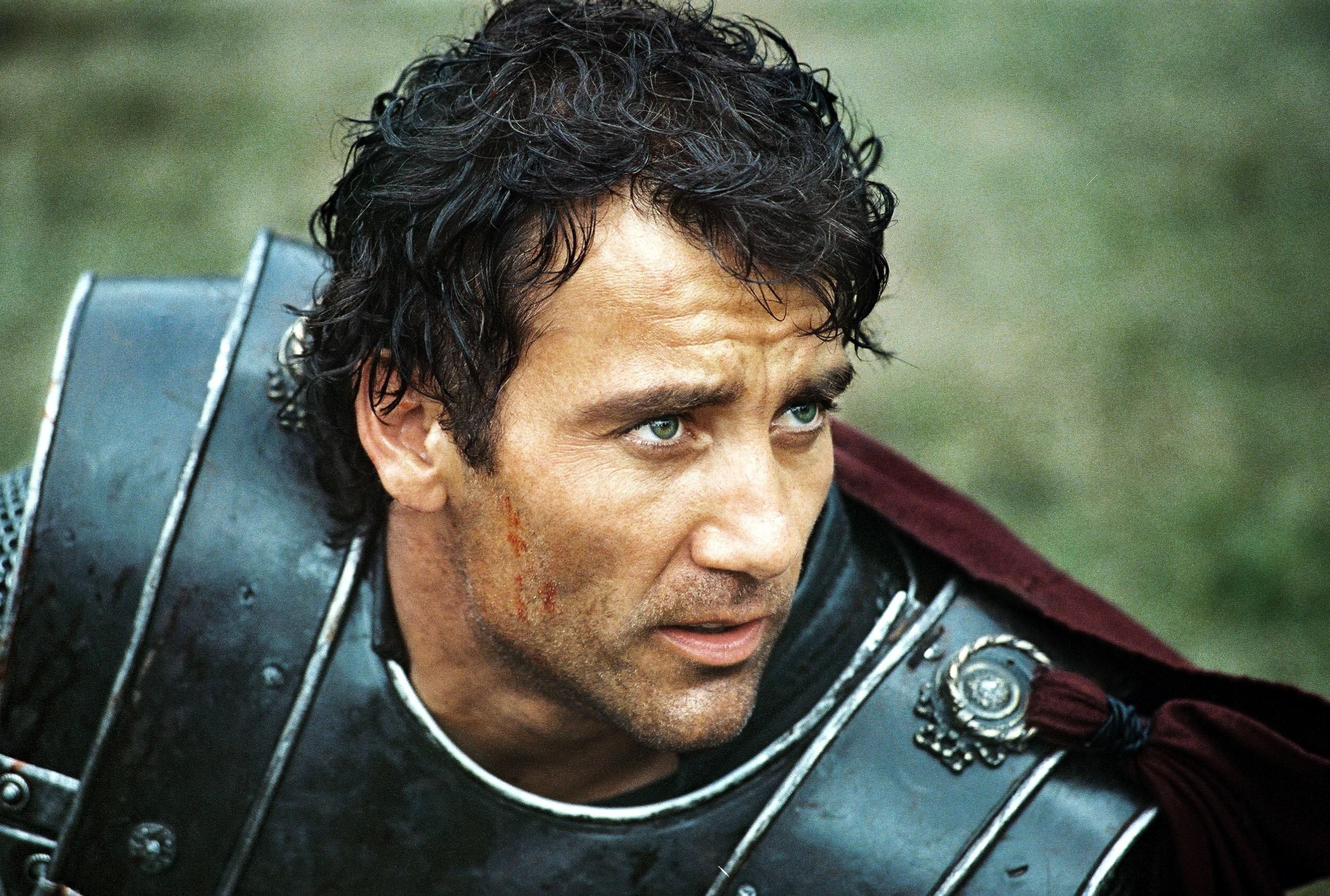 King Arthur 2004 movie, Clive Owen's performance, Memorable quotes, Legendary king, 2630x1780 HD Desktop