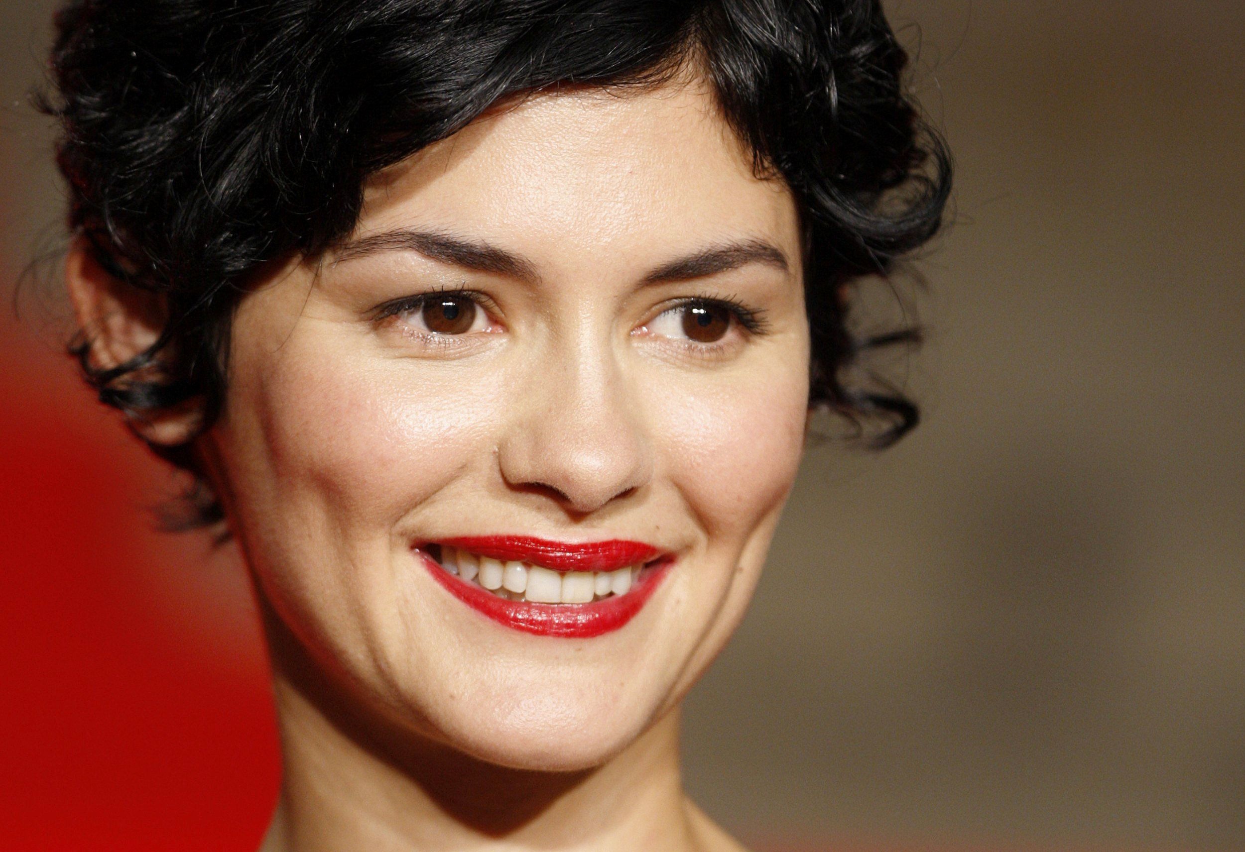 Audrey Tautou, Phone desktop wallpapers, Glamorous photos, 2500x1720 HD Desktop