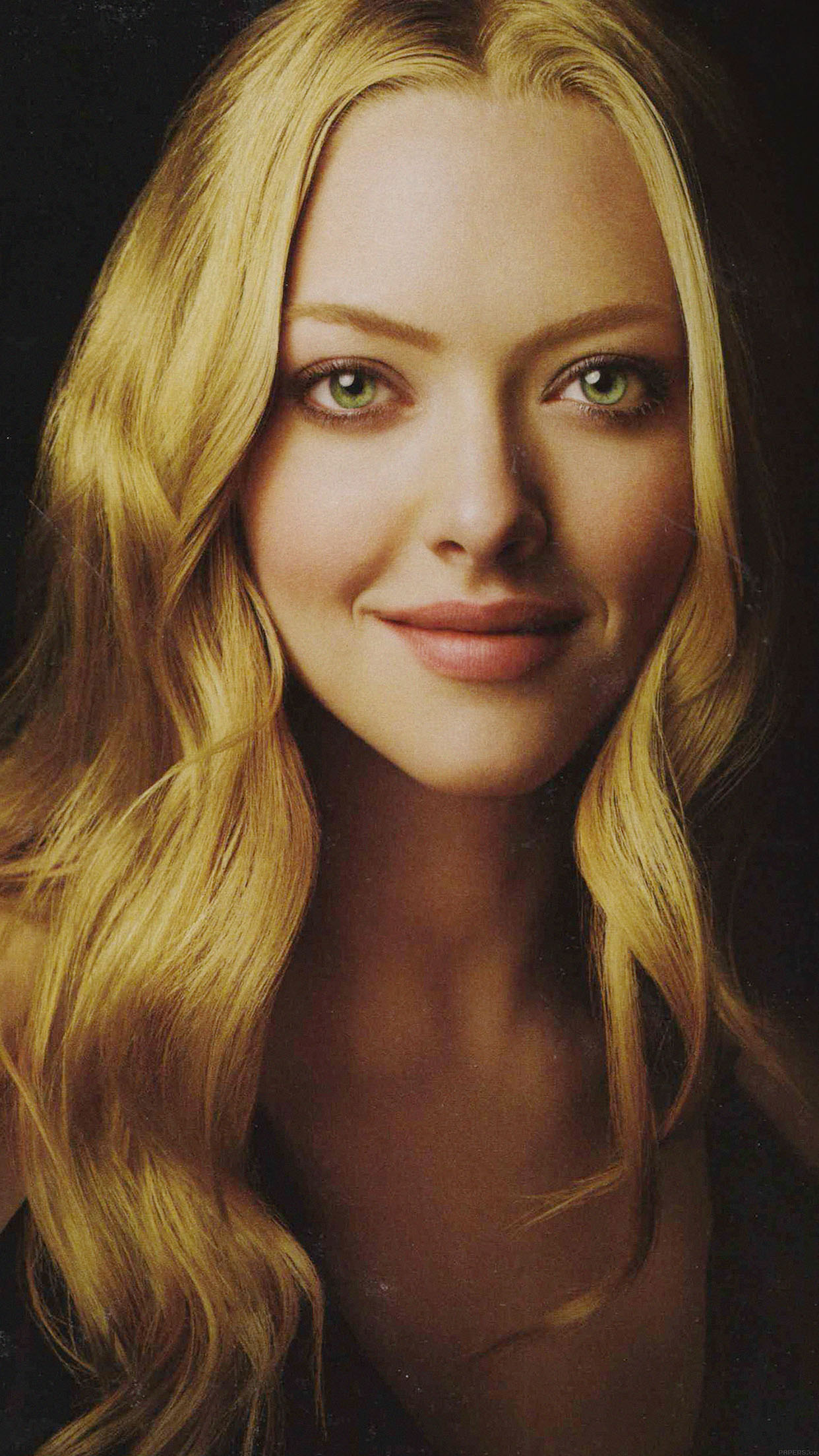 Amanda Seyfried movies, Traditional look, Magazine girl, Wallpaper, 1250x2210 HD Phone