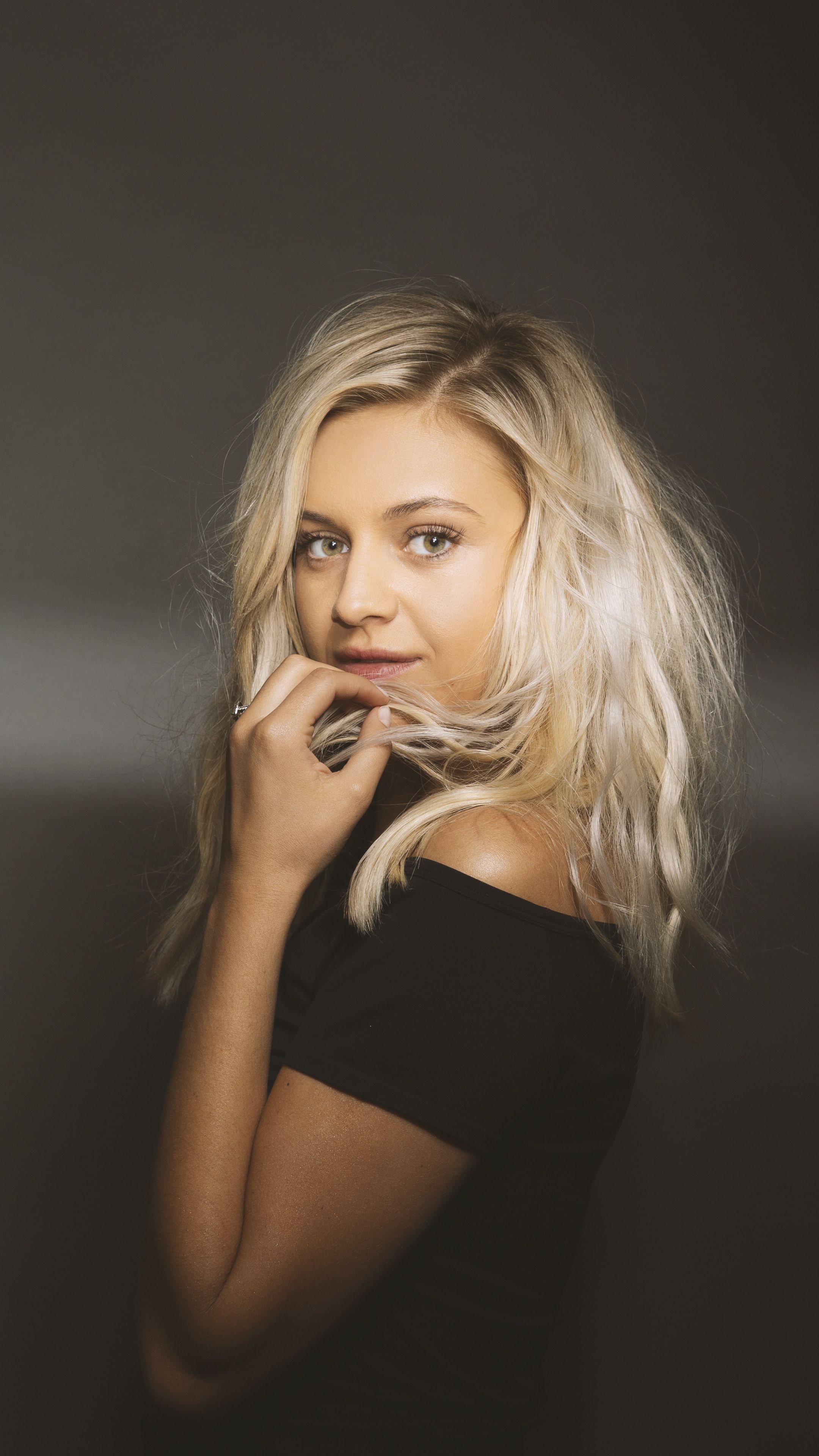 Kelsea Ballerini, 2019 wallpaper, Singer in blonde, 2160x3840 4K Phone